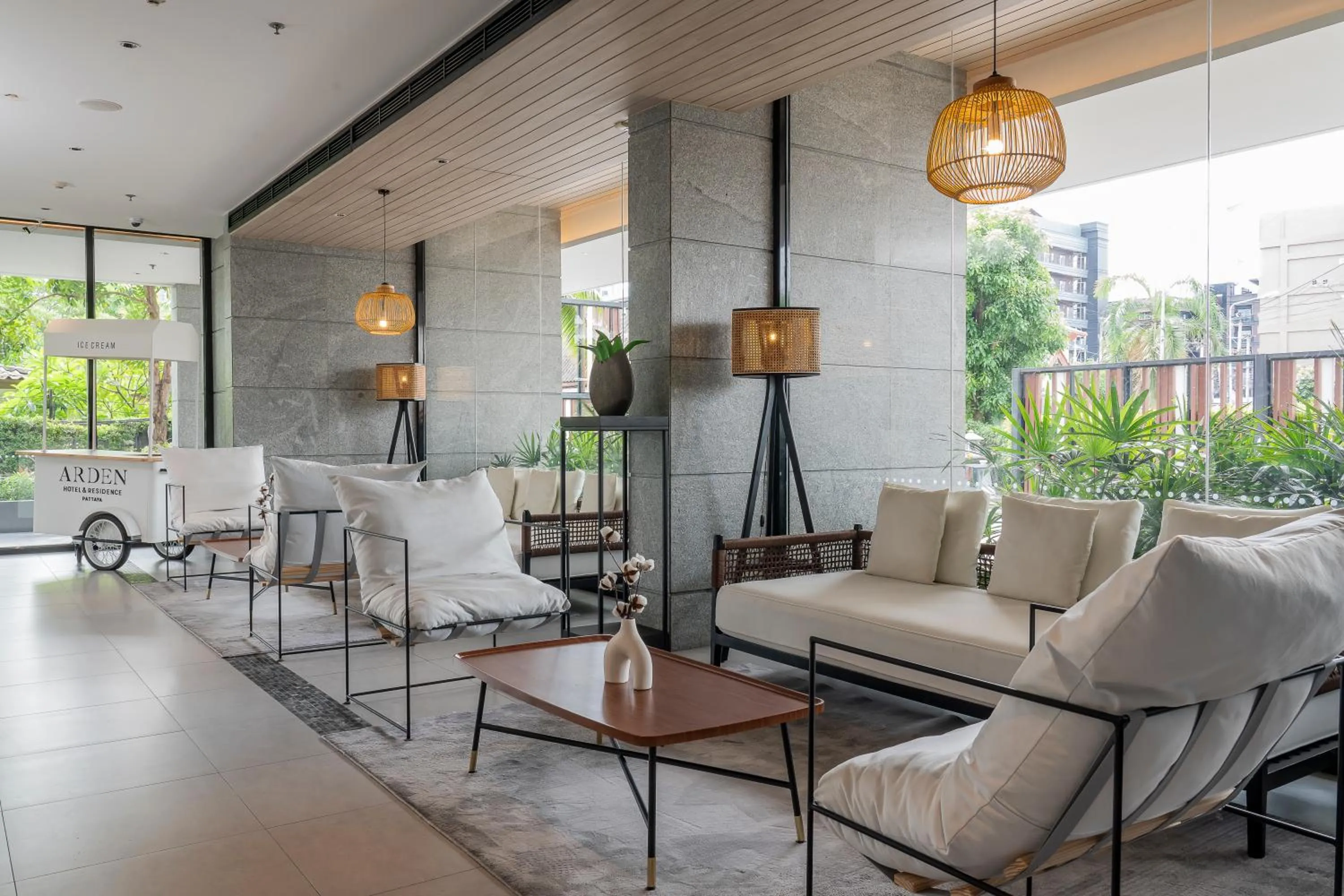 Lobby or reception in Arden Hotel and Residence by At Mind