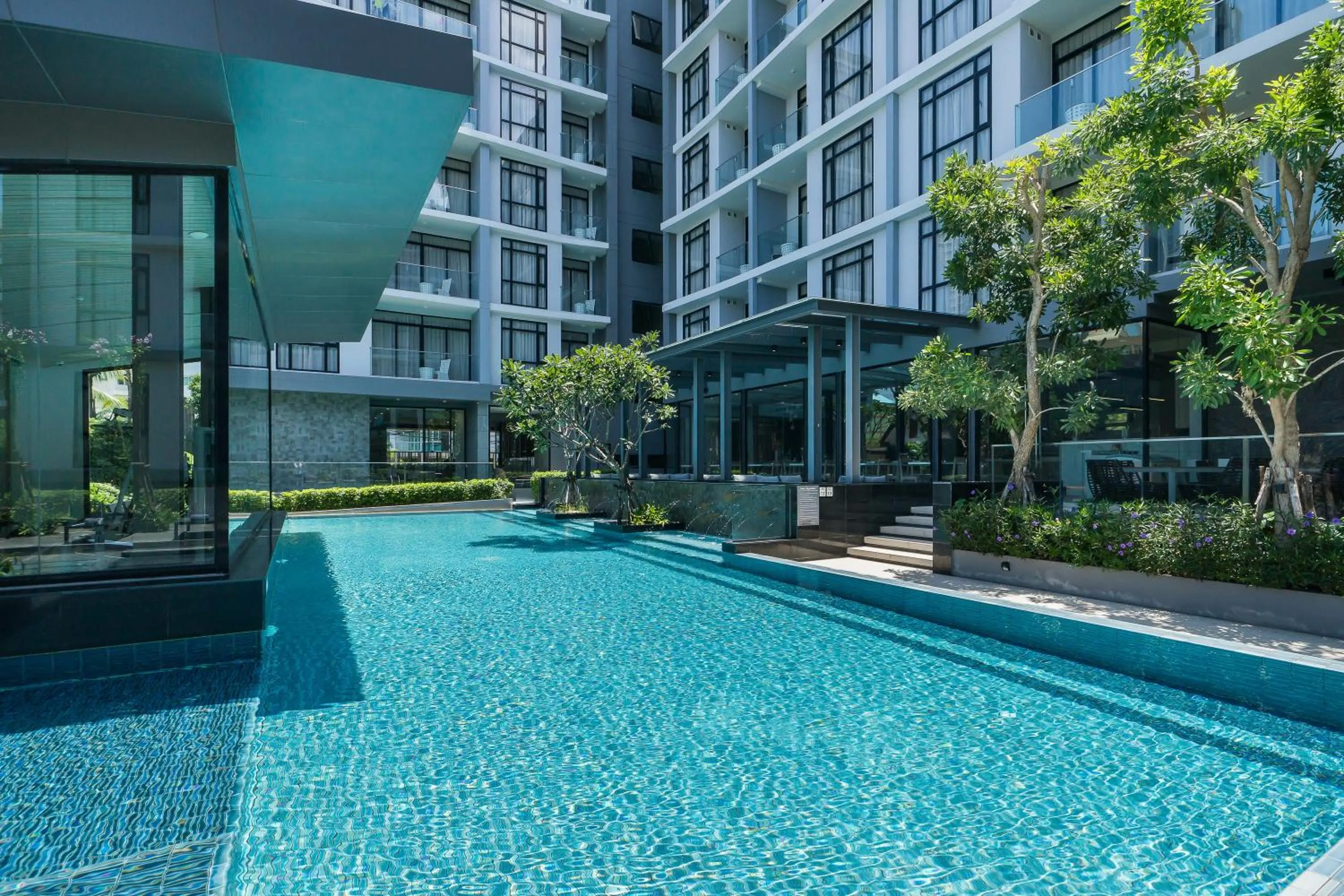 Swimming pool in Arden Hotel and Residence by At Mind