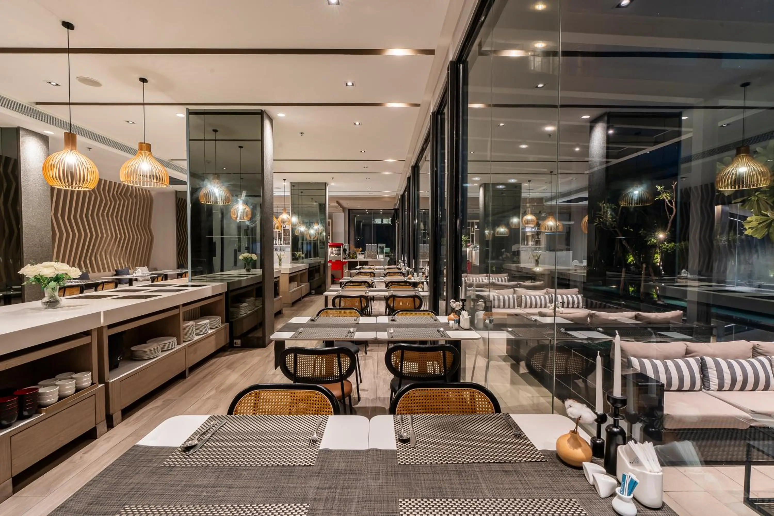 Restaurant/places to eat in Arden Hotel and Residence by At Mind