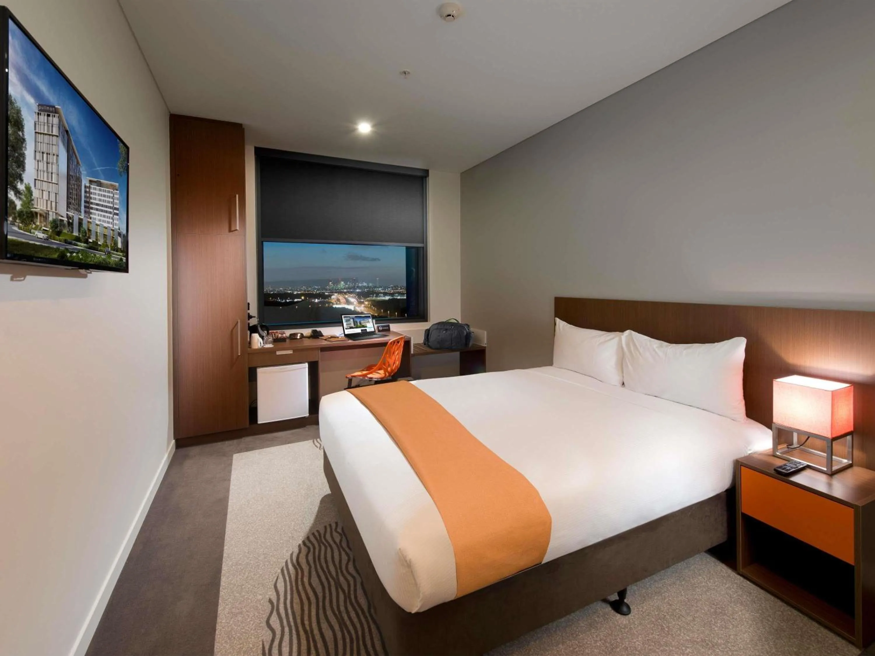 Property building, Bed in ibis Brisbane Airport