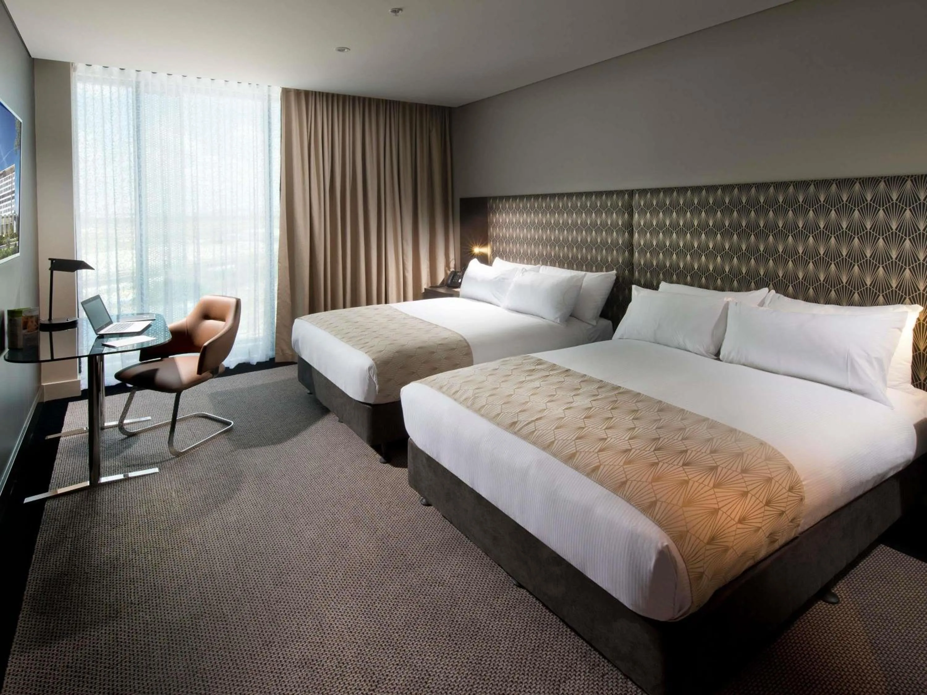 Property building, Bed in Pullman Brisbane Airport