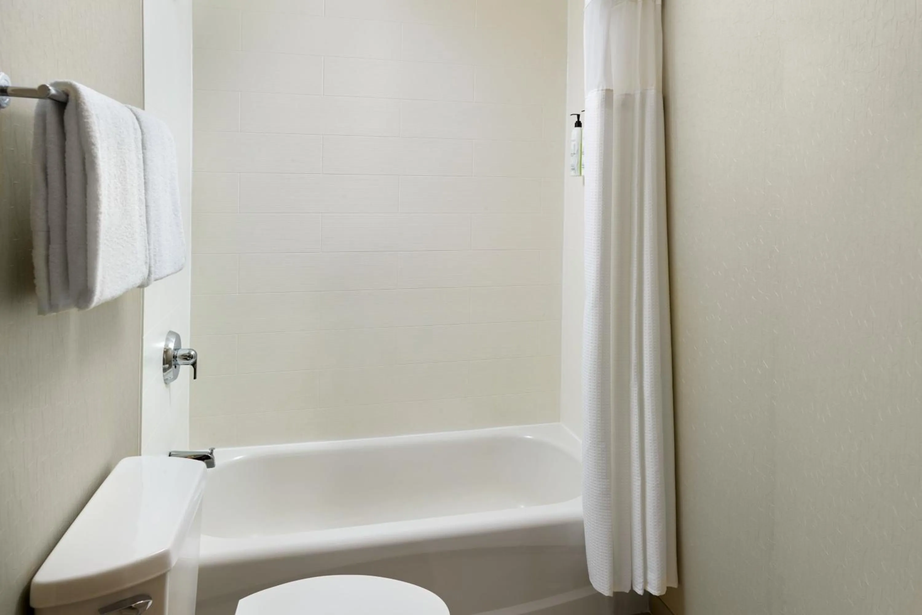 Bathroom in SpringHill Suites Raleigh-Durham Airport/Research Triangle Park