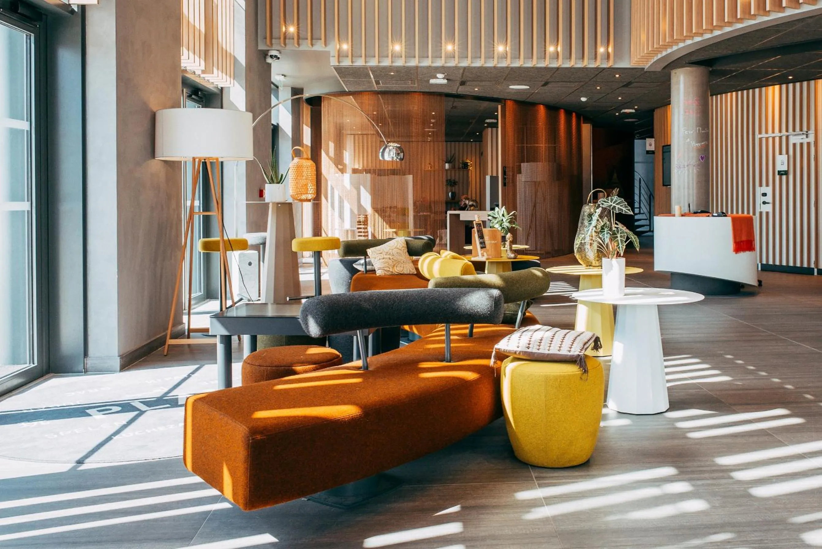 Living room in Novotel Paris Coeur d'Orly Airport