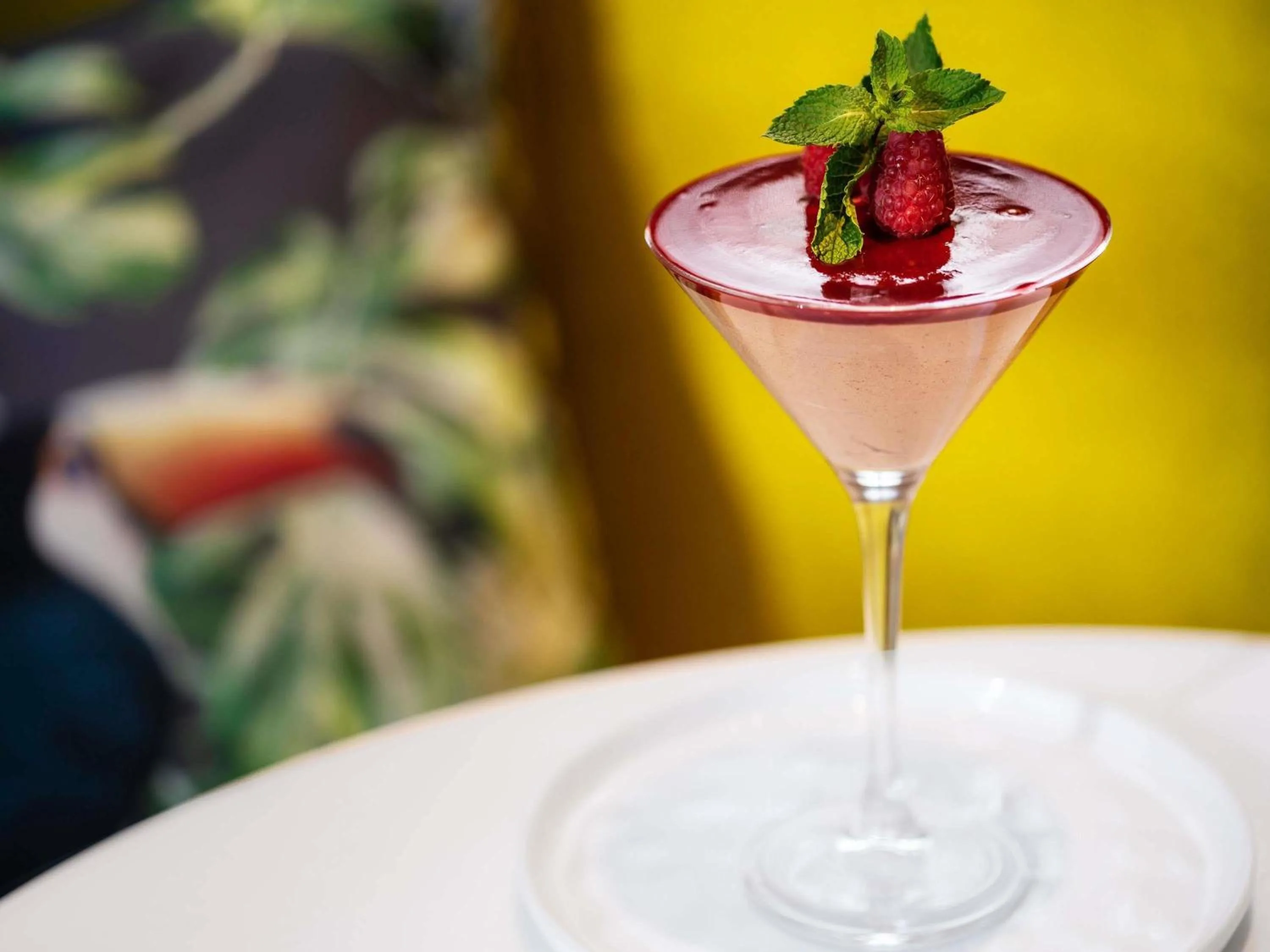 Restaurant/places to eat in Novotel Paris Coeur d'Orly Airport