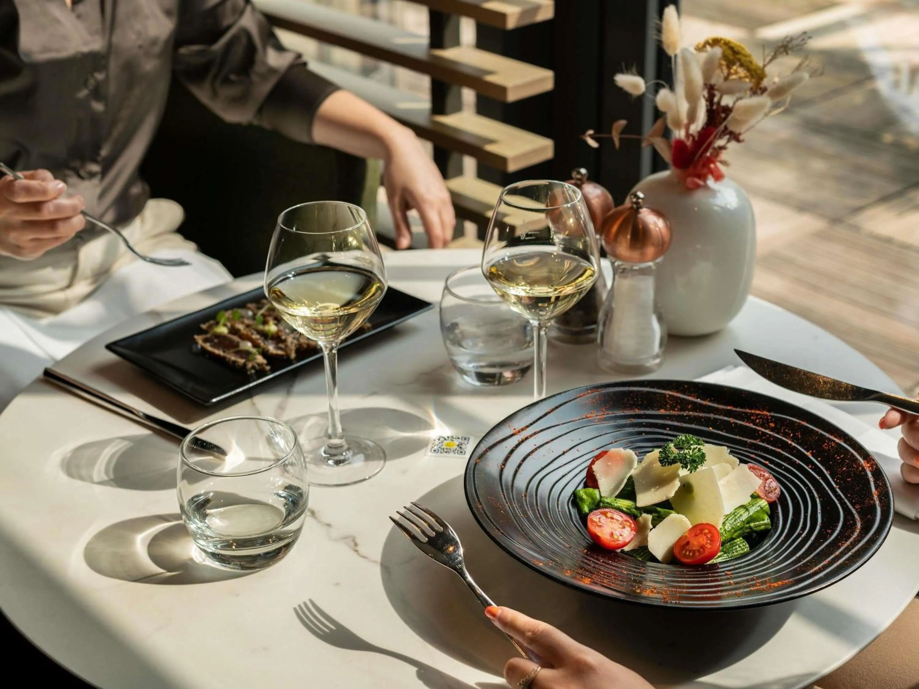 Restaurant/places to eat in Novotel Paris Coeur d'Orly Airport