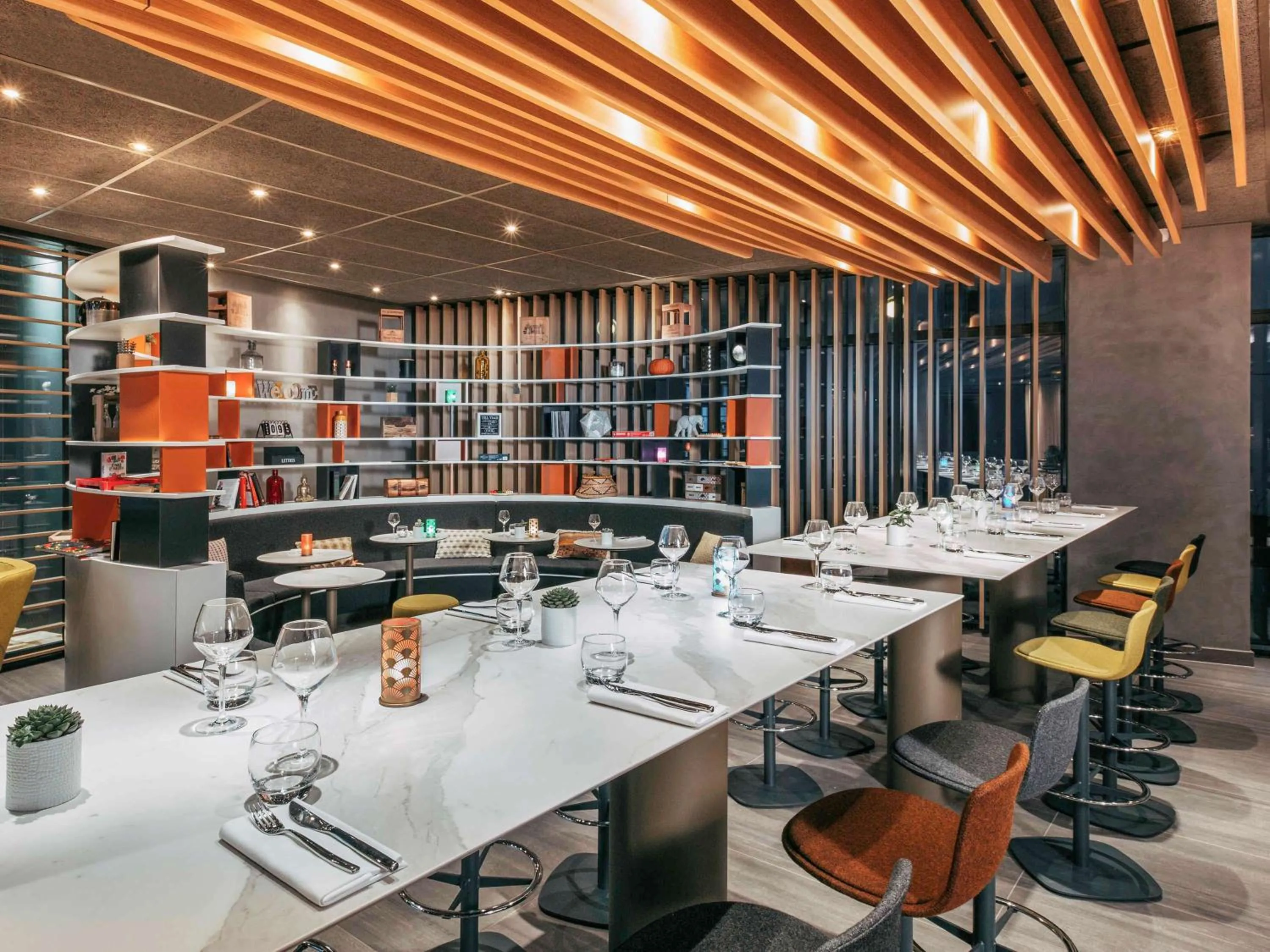 Restaurant/places to eat in Novotel Paris Coeur d'Orly Airport