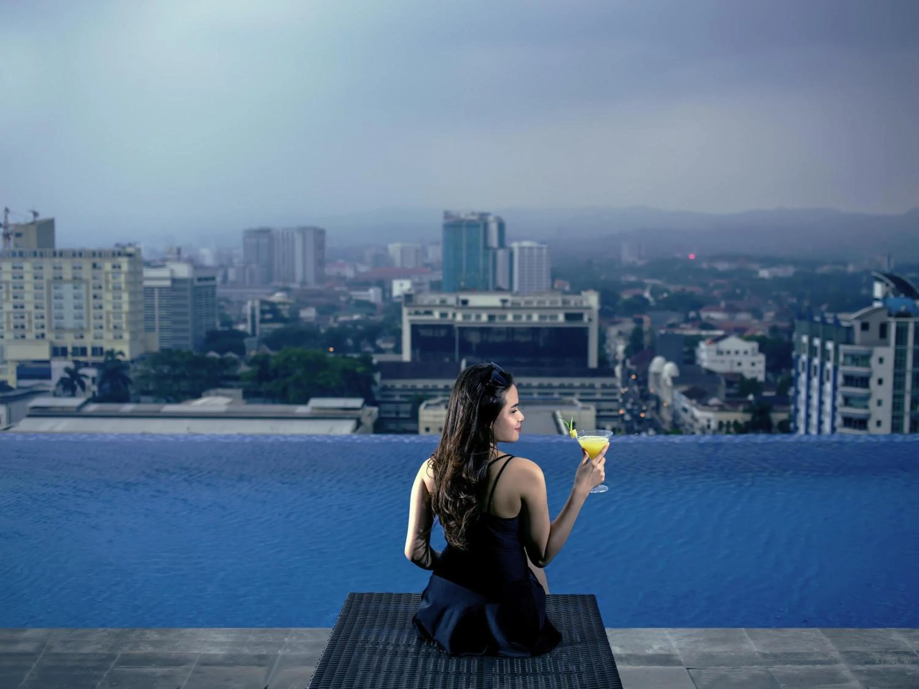 Lounge or bar in Mercure Bandung City Centre