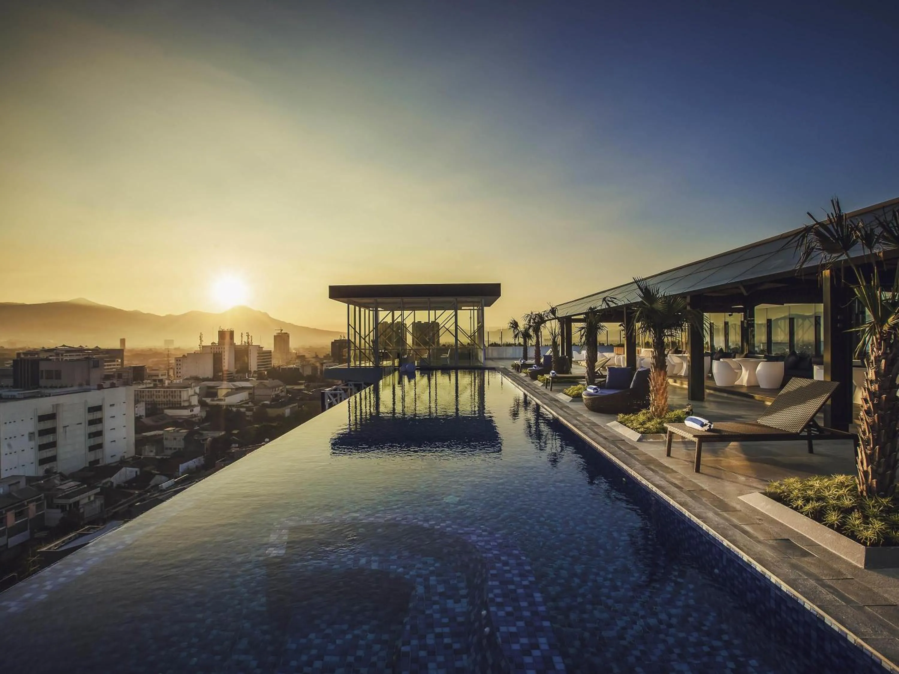 Pool view in Mercure Bandung City Centre