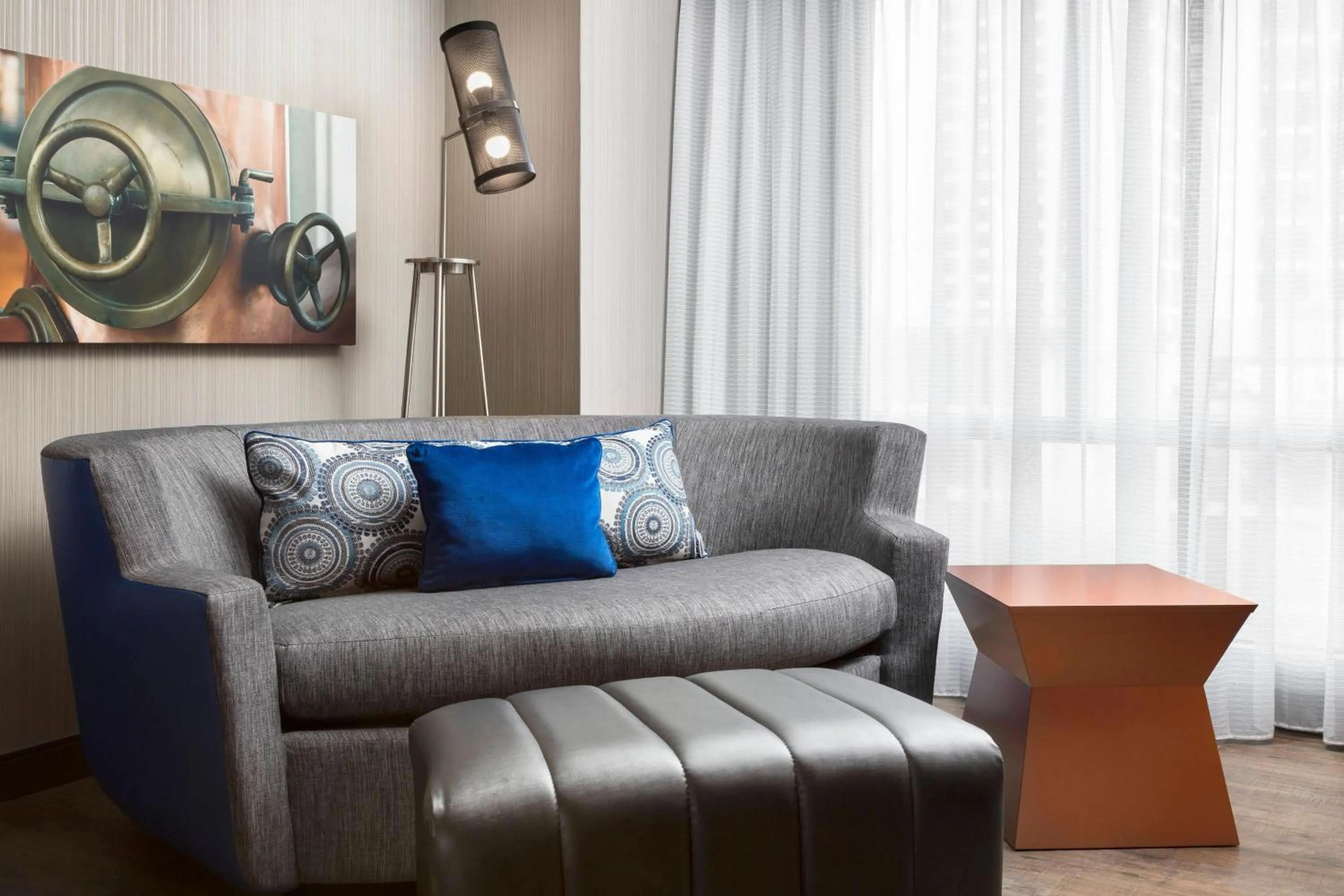 Photo of the whole room in Courtyard Austin Downtown/Convention Center