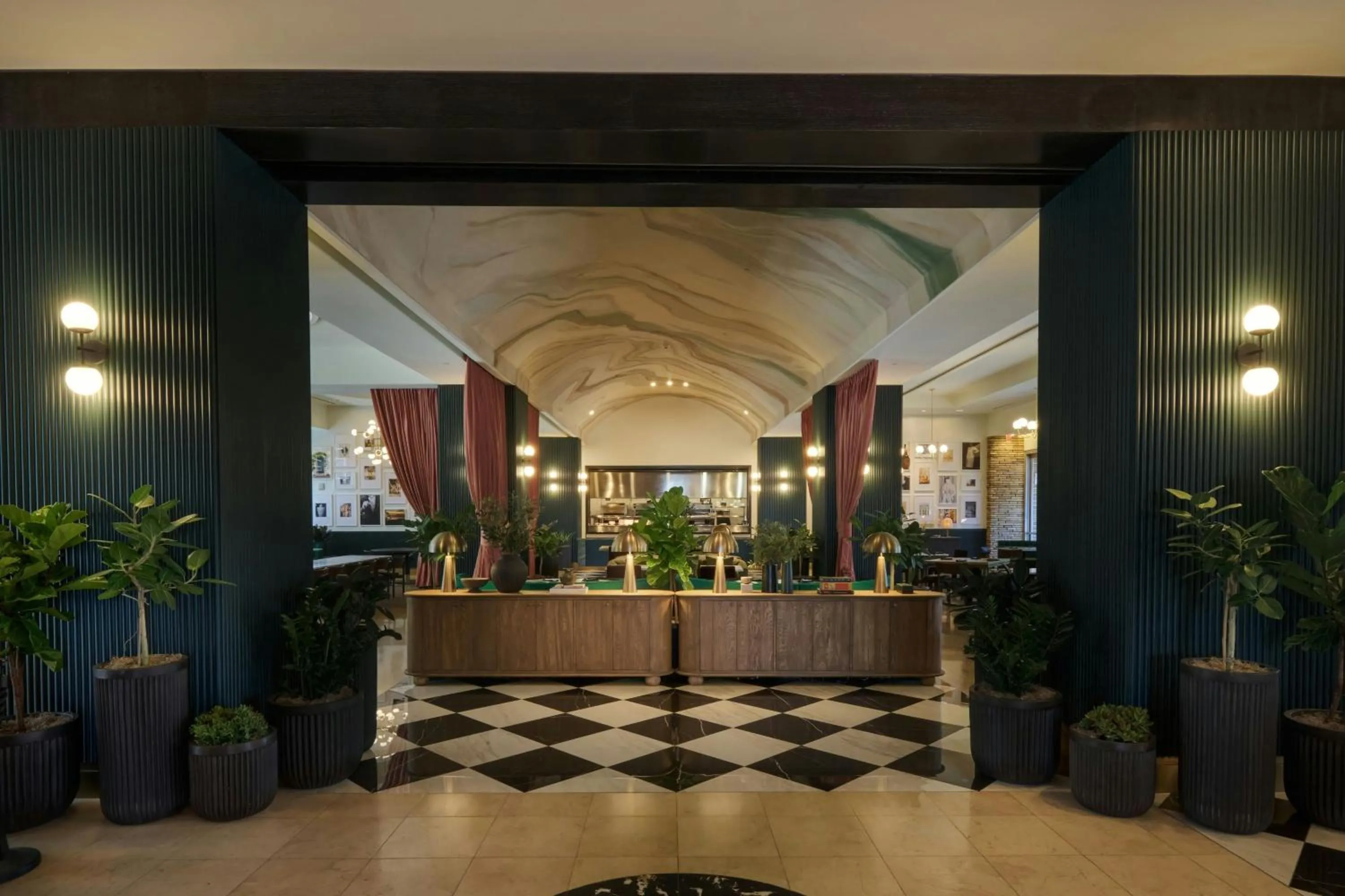 Restaurant/places to eat in Renaissance Las Vegas Hotel