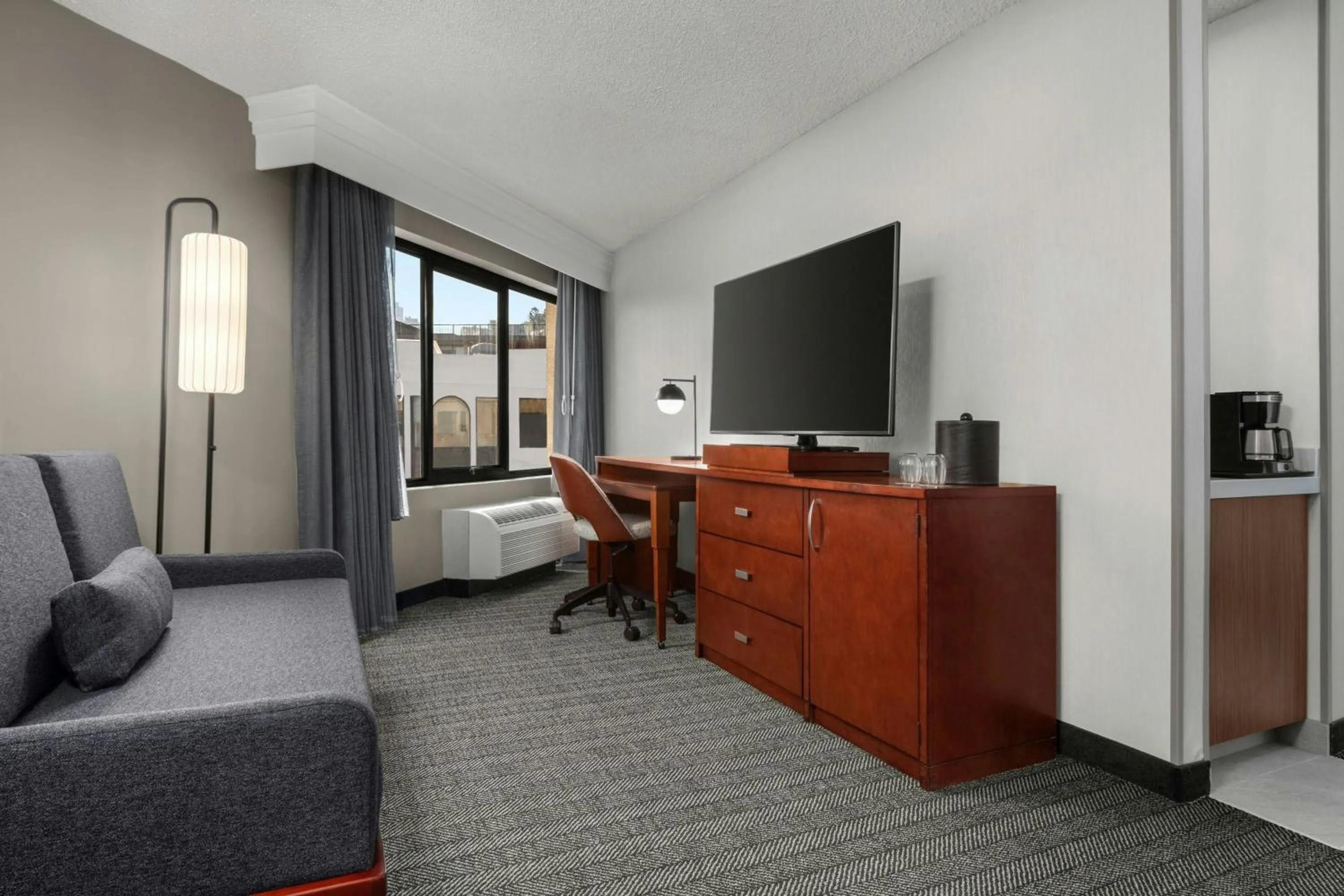 Bedroom in Courtyard by Marriott Fishermans Wharf