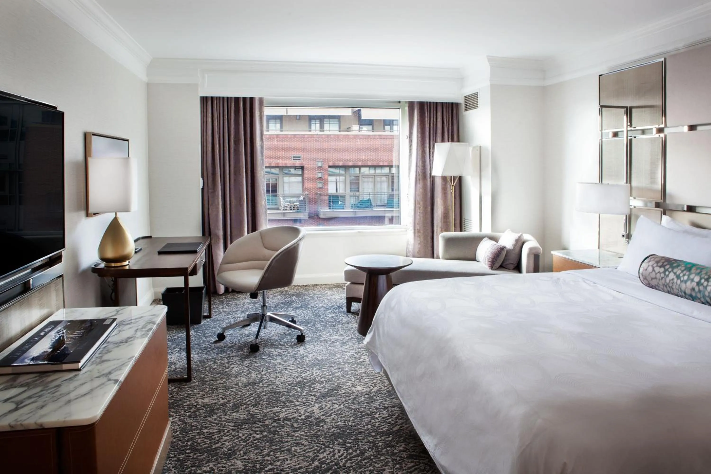Photo of the whole room, Bed in Hotel Clio, a Luxury Collection Hotel, Denver Cherry Creek