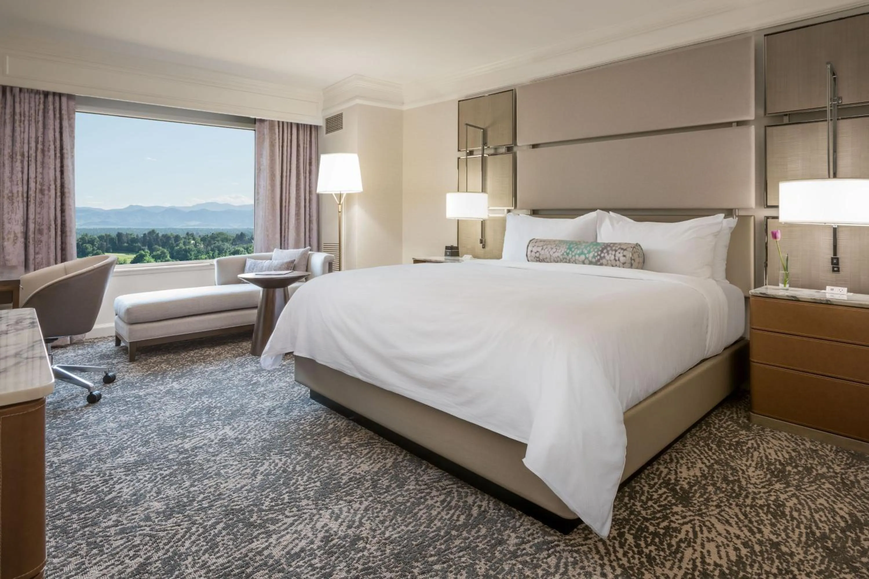 Photo of the whole room, Bed in Hotel Clio, a Luxury Collection Hotel, Denver Cherry Creek