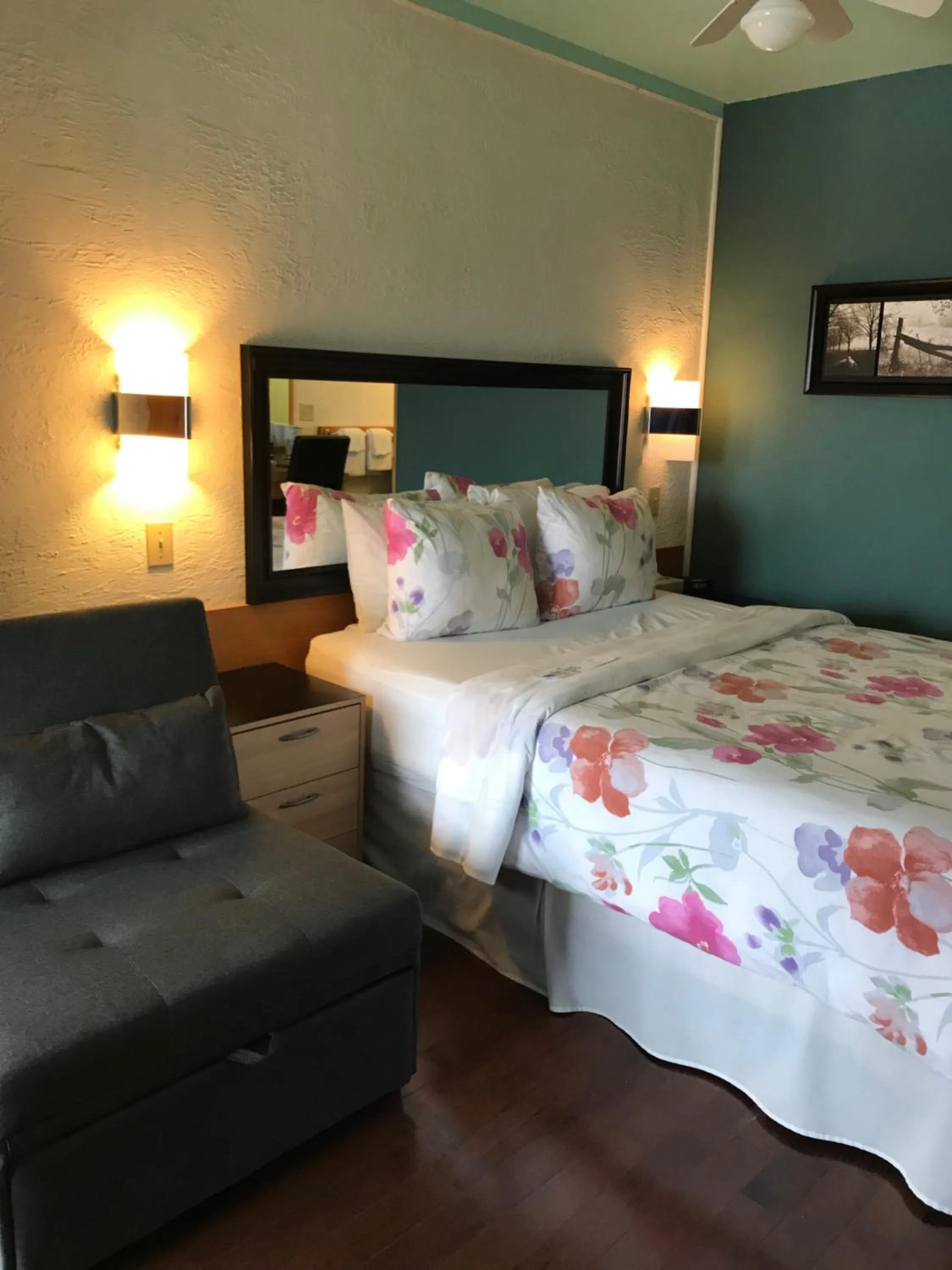 Bed in Auberge Hotel Spa Watel