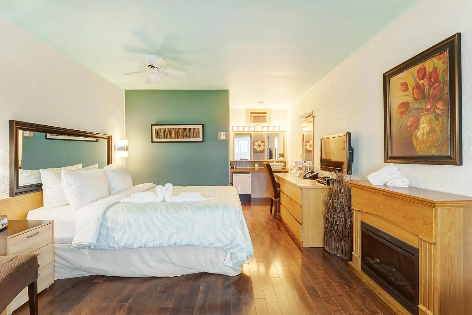 Bed in Auberge Hotel Spa Watel