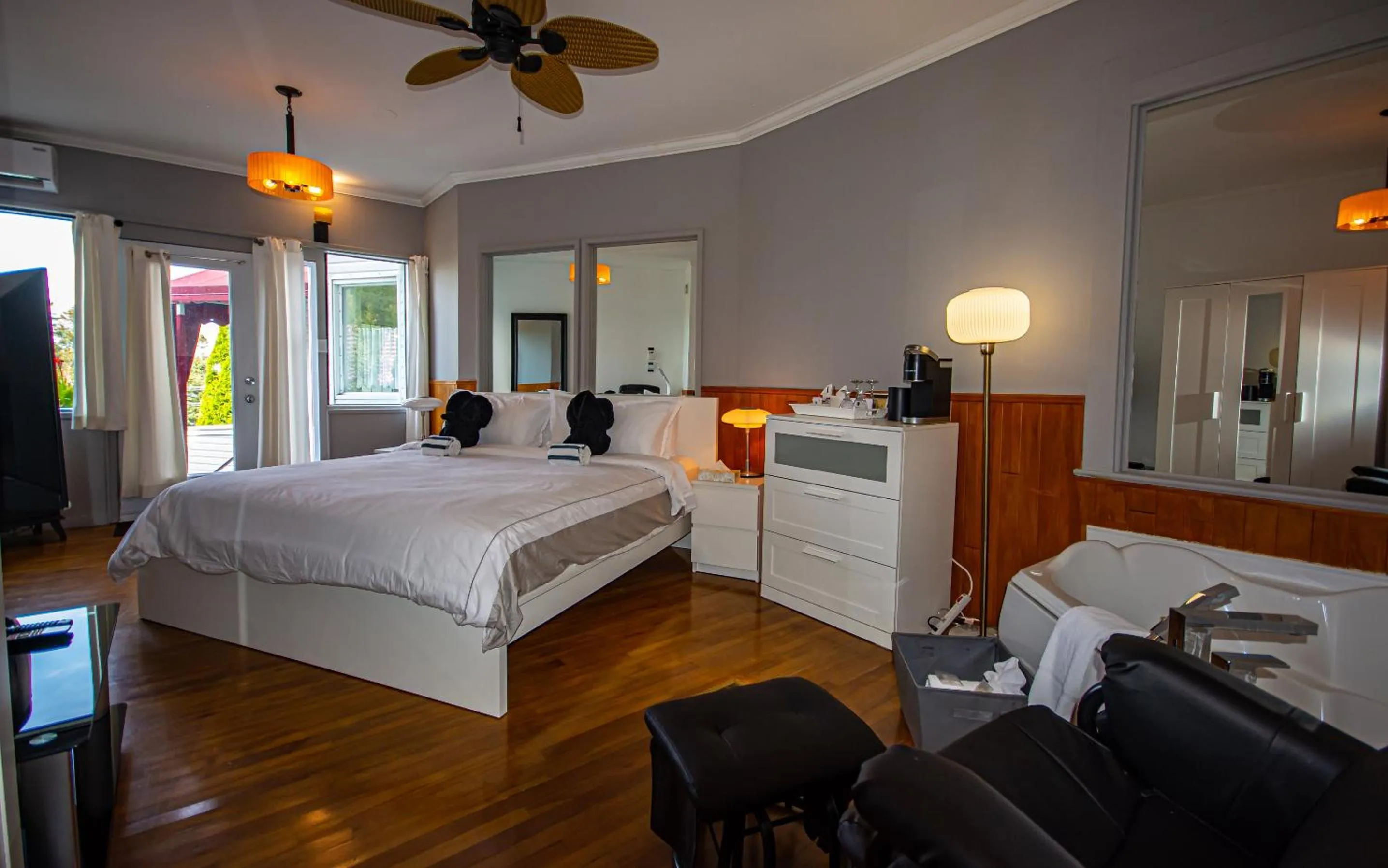 Bed in Auberge Hotel Spa Watel