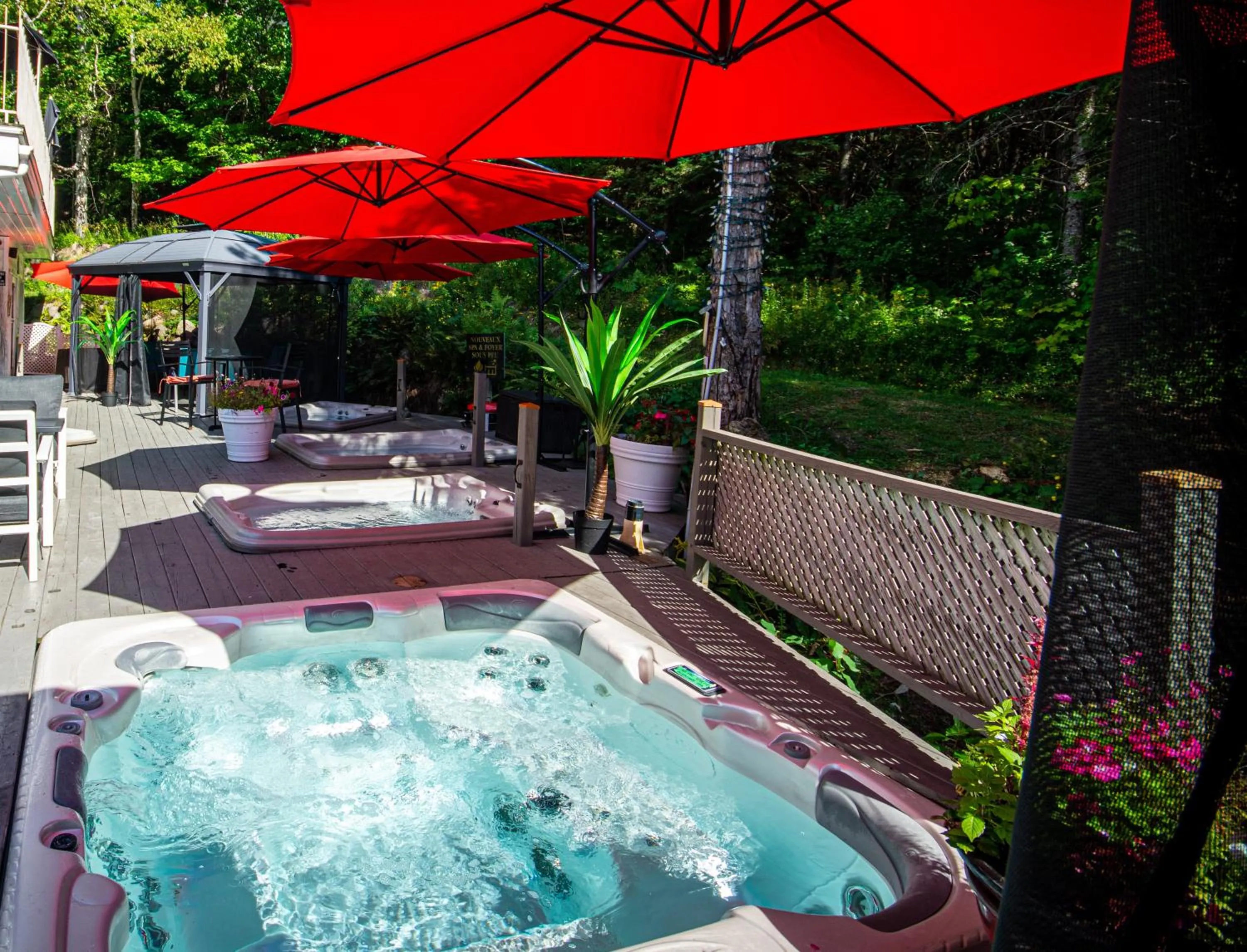 Hot Tub in Auberge Hotel Spa Watel