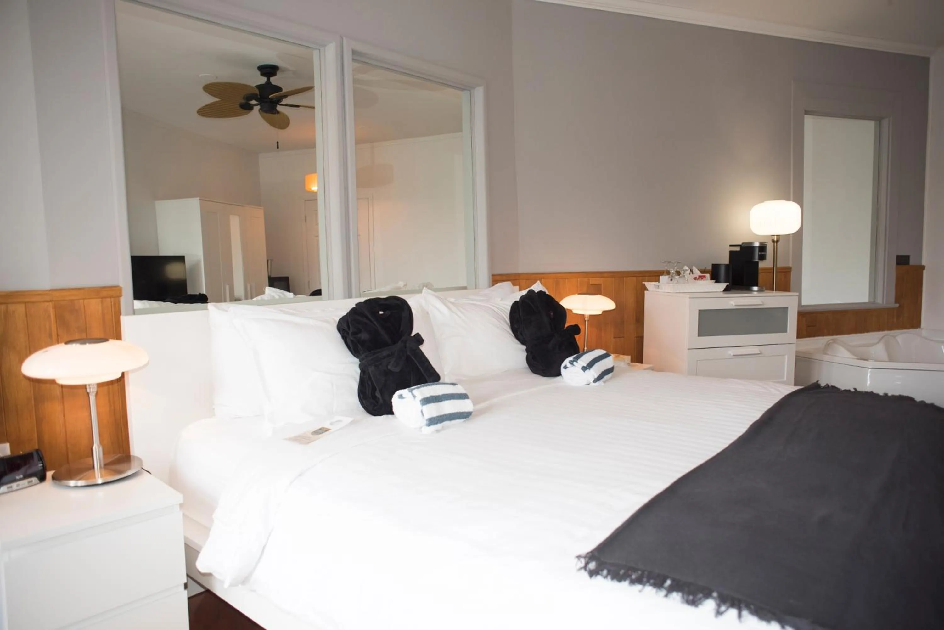 Bed in Auberge Hotel Spa Watel