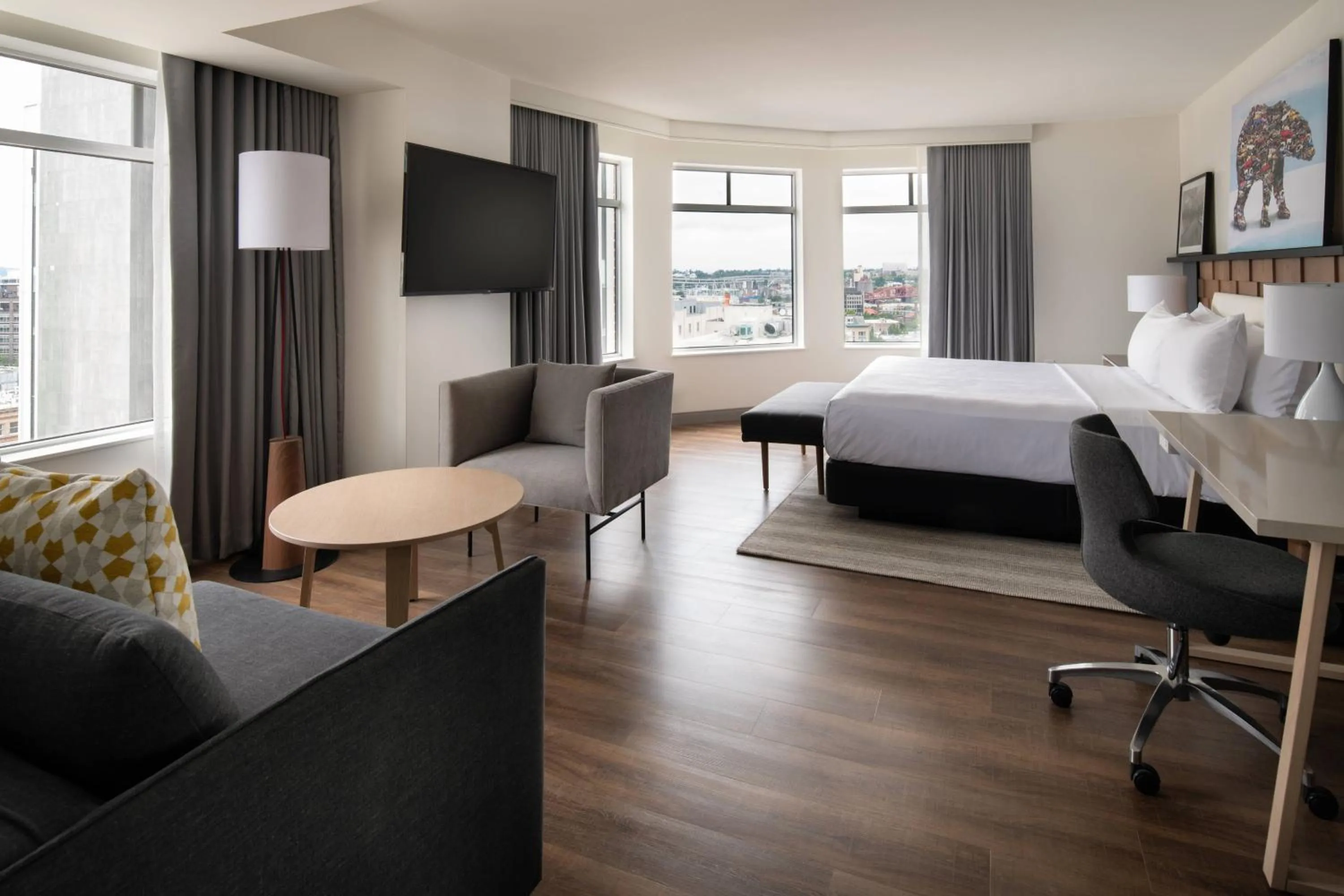 Photo of the whole room, Bed in The Bidwell Marriott Portland