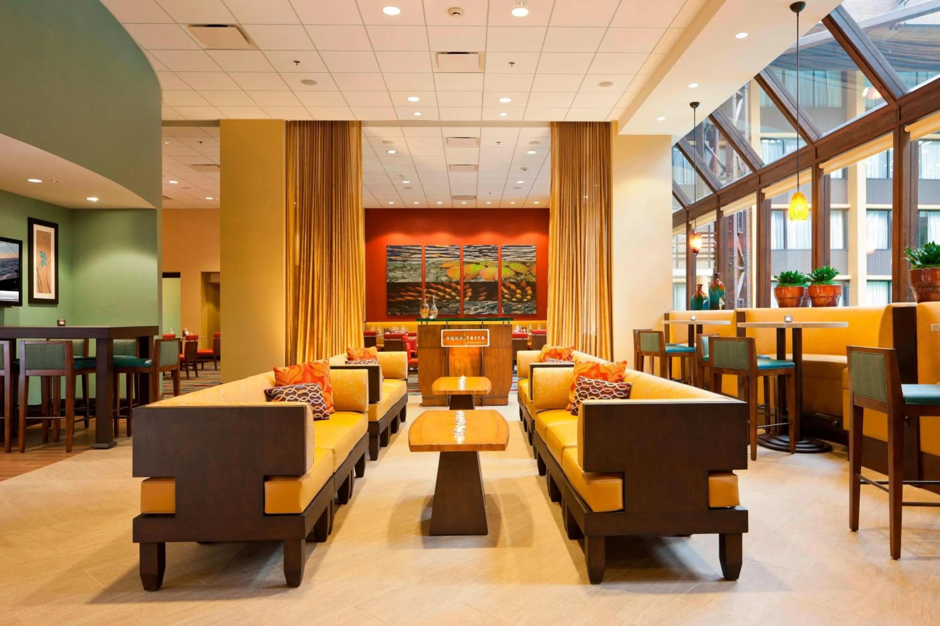 Restaurant/places to eat in Seattle Airport Marriott