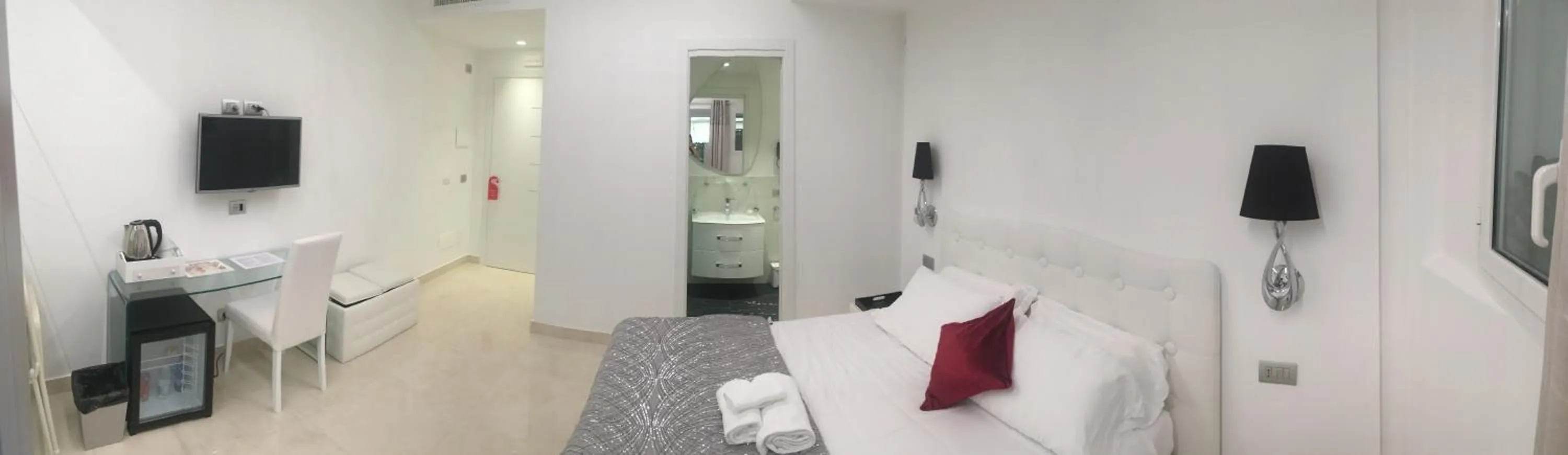 Bedroom, Bed in St. Peter Grand Suite