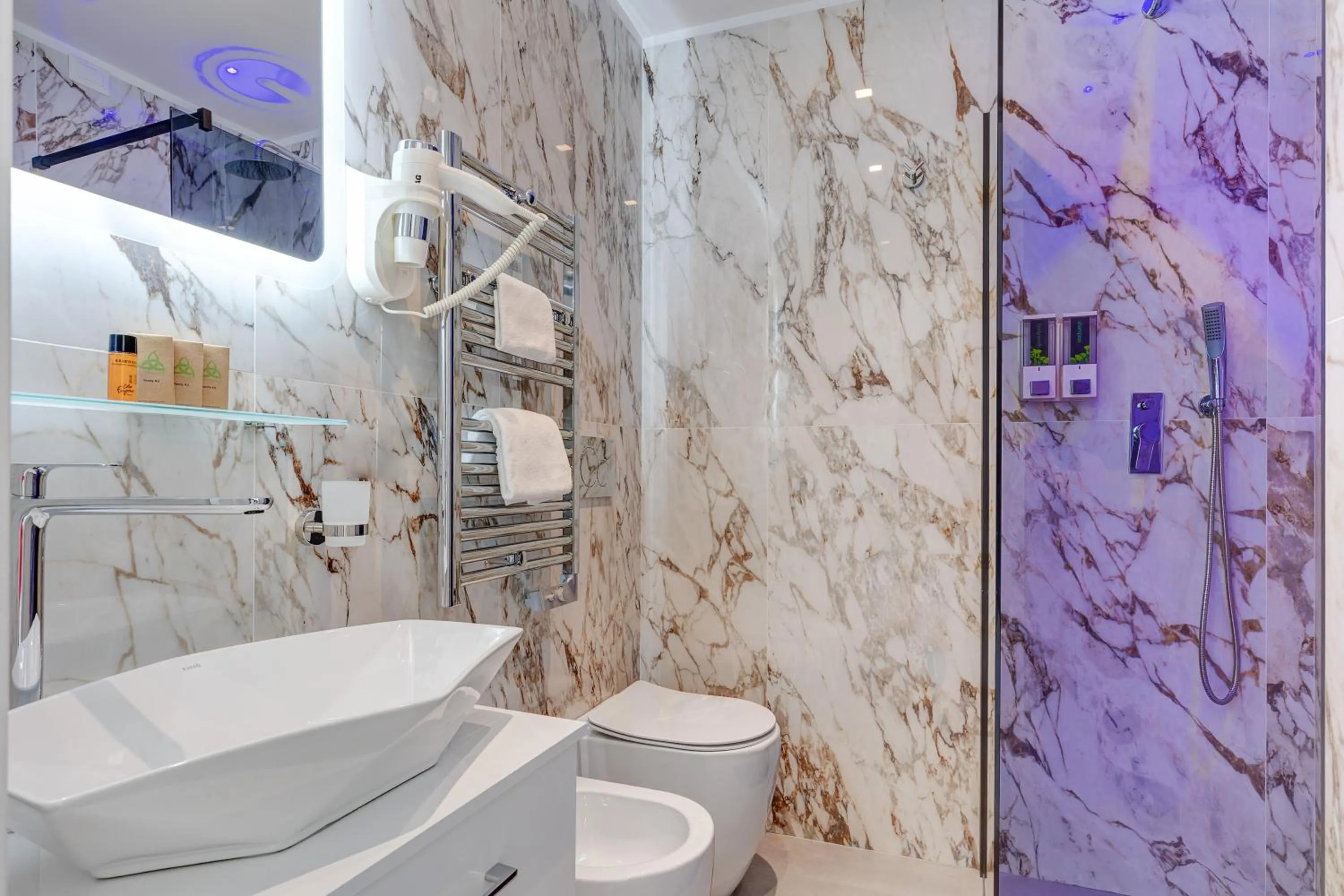 Bathroom in St. Peter Grand Suite