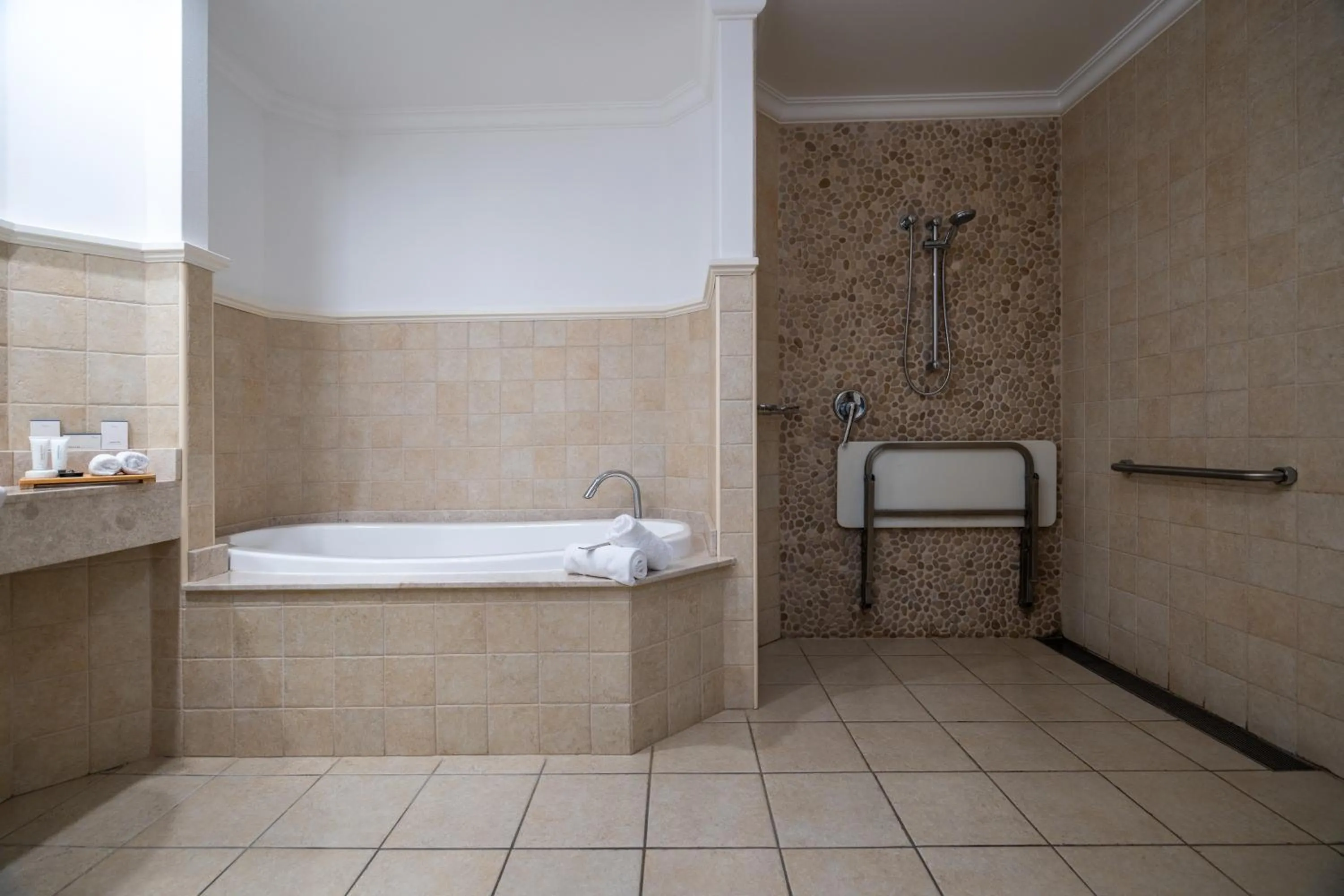 Harrington River Lodge