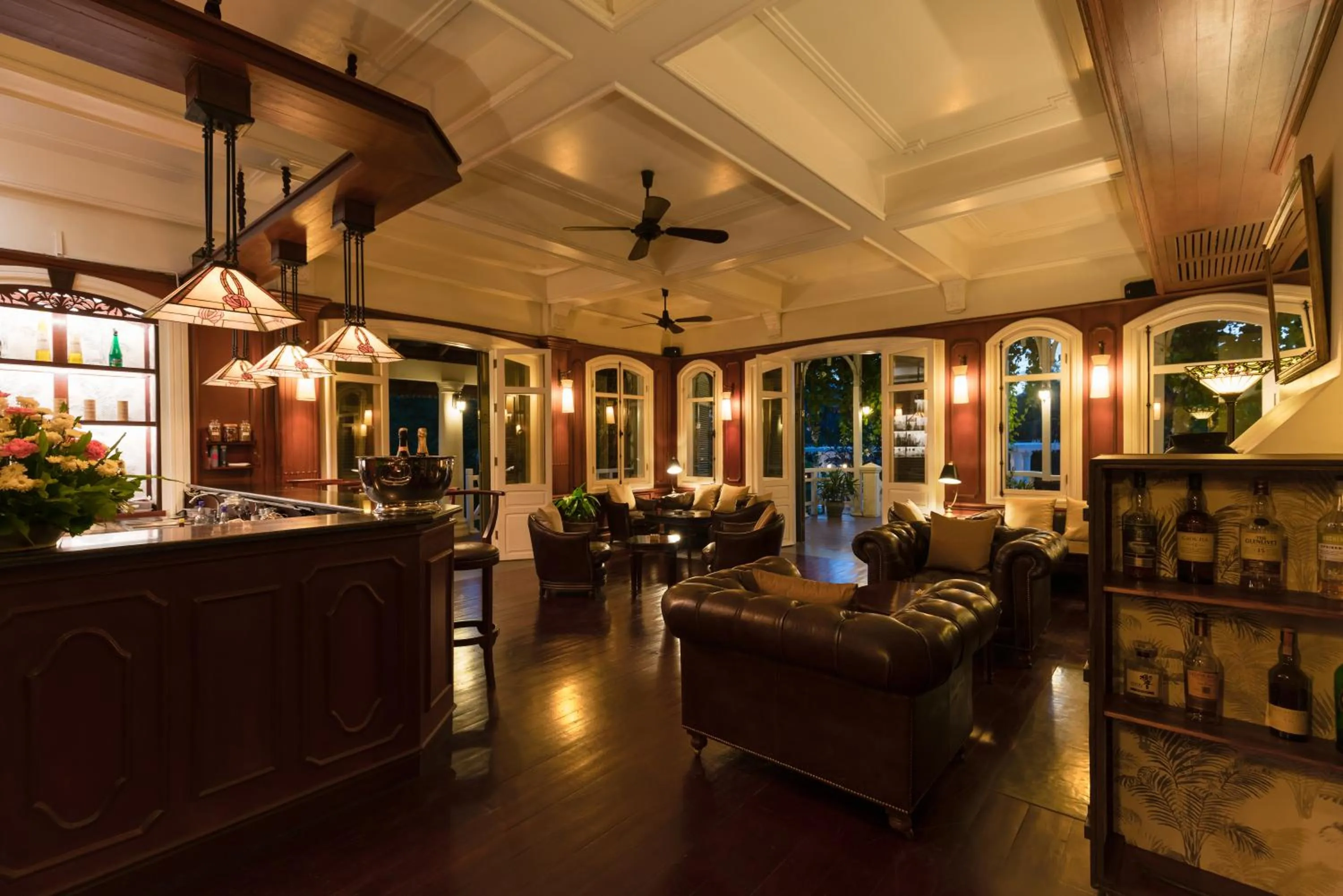 Restaurant/places to eat in The Luang Say Residence