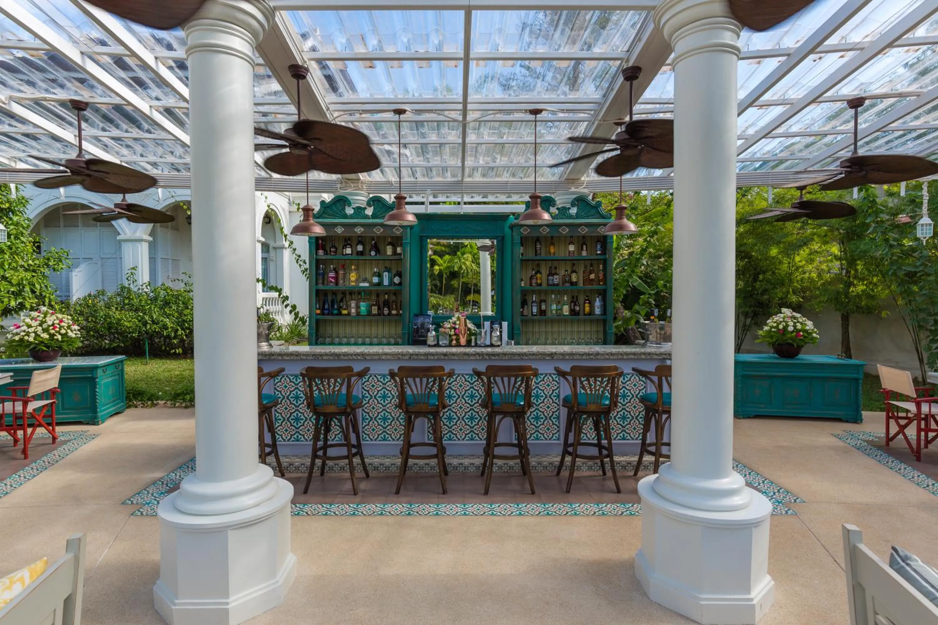 Restaurant/places to eat in The Luang Say Residence