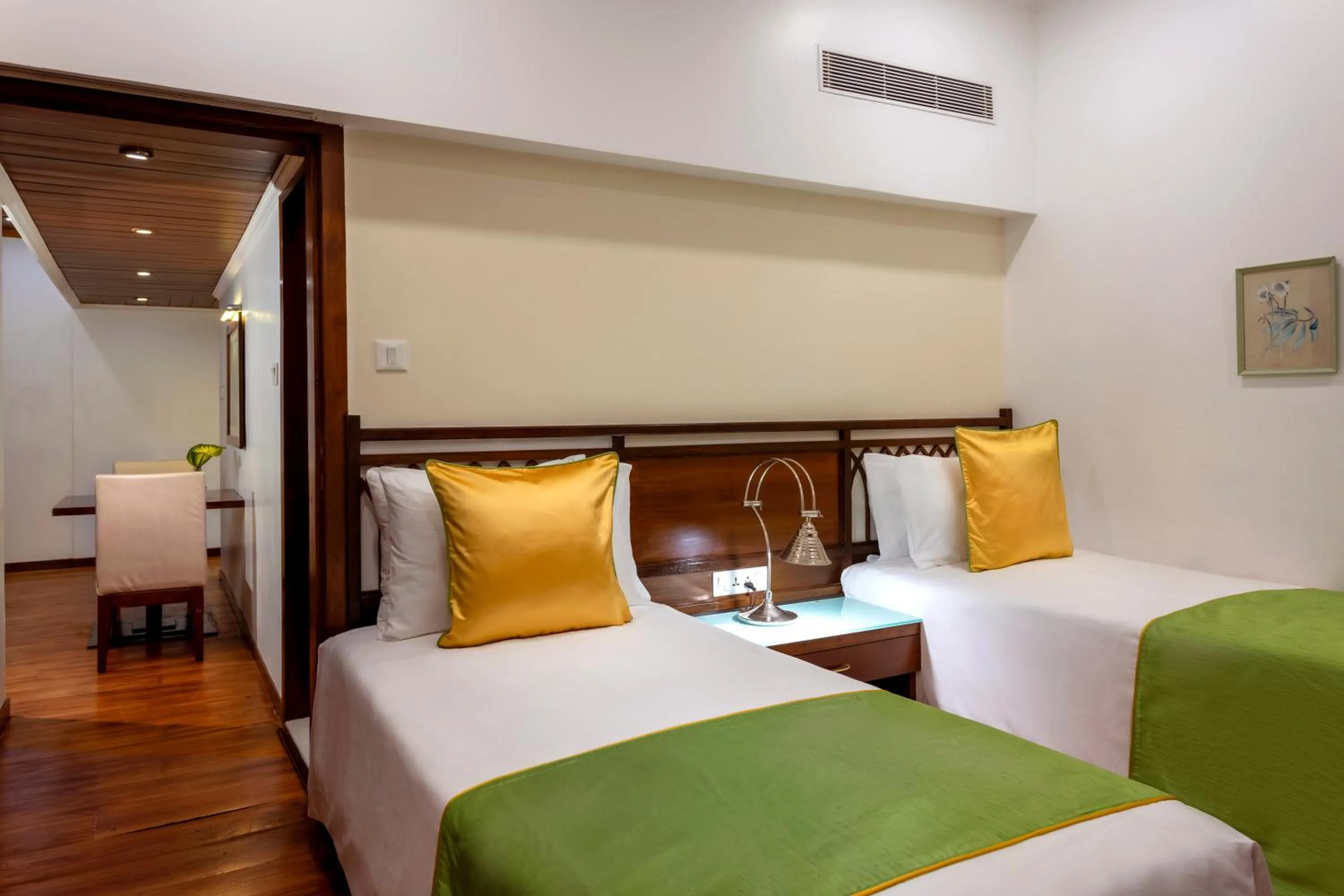 Bedroom, Bed in Caravela Beach Resort