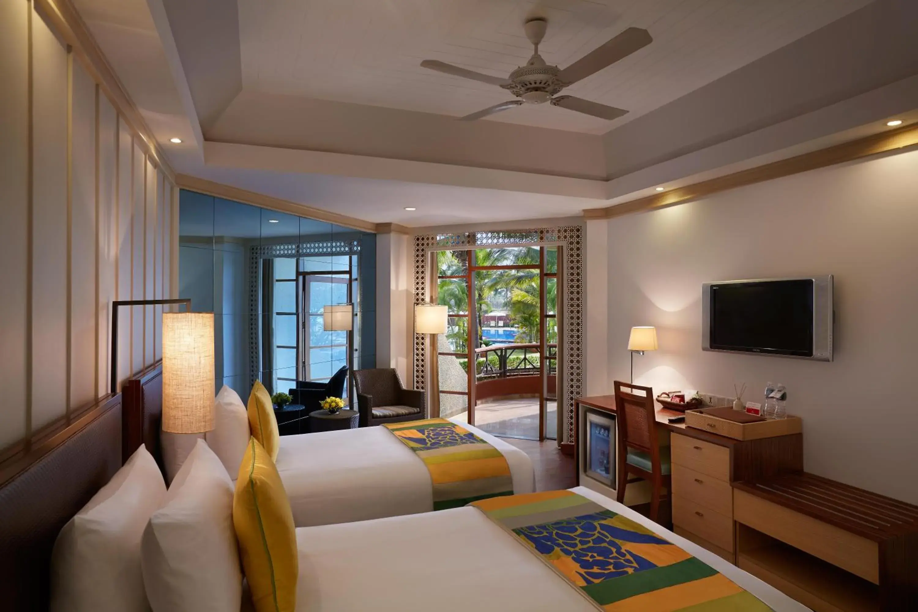 Deluxe Room King Bed in Caravela Beach Resort Deluxe Room King Bed in Caravela Beach Resort
