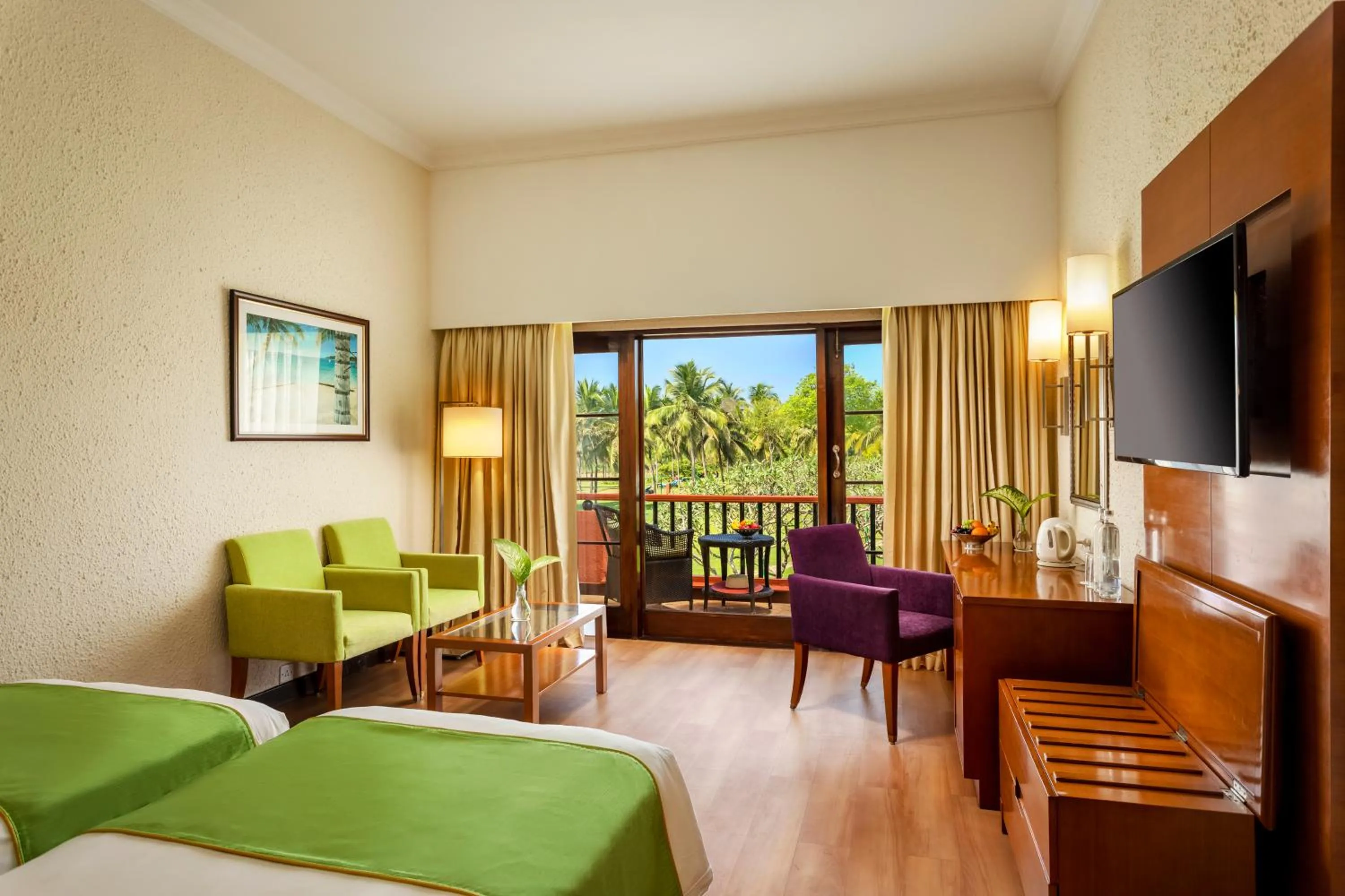 Bed in Caravela Beach Resort