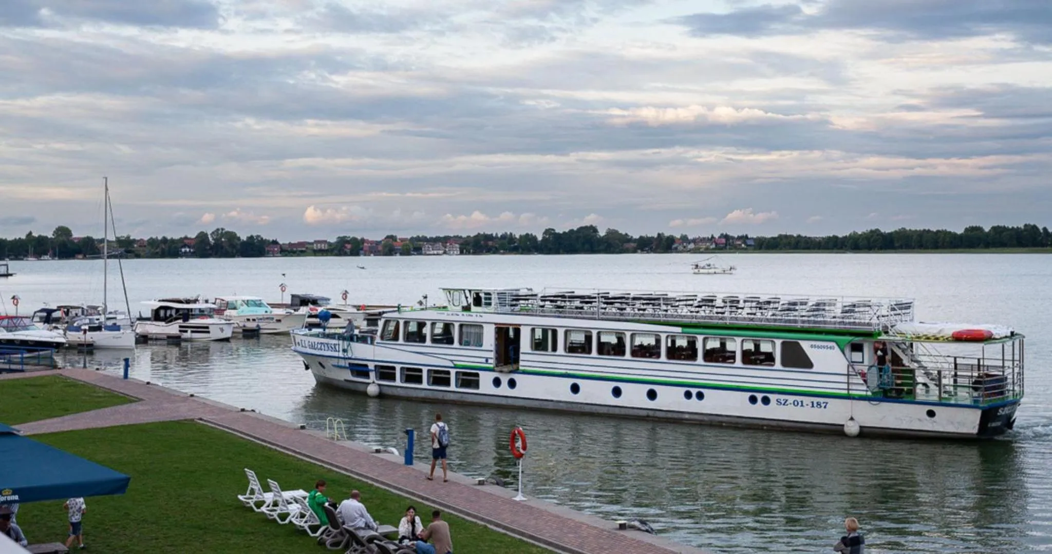 Lake view in Willa Port