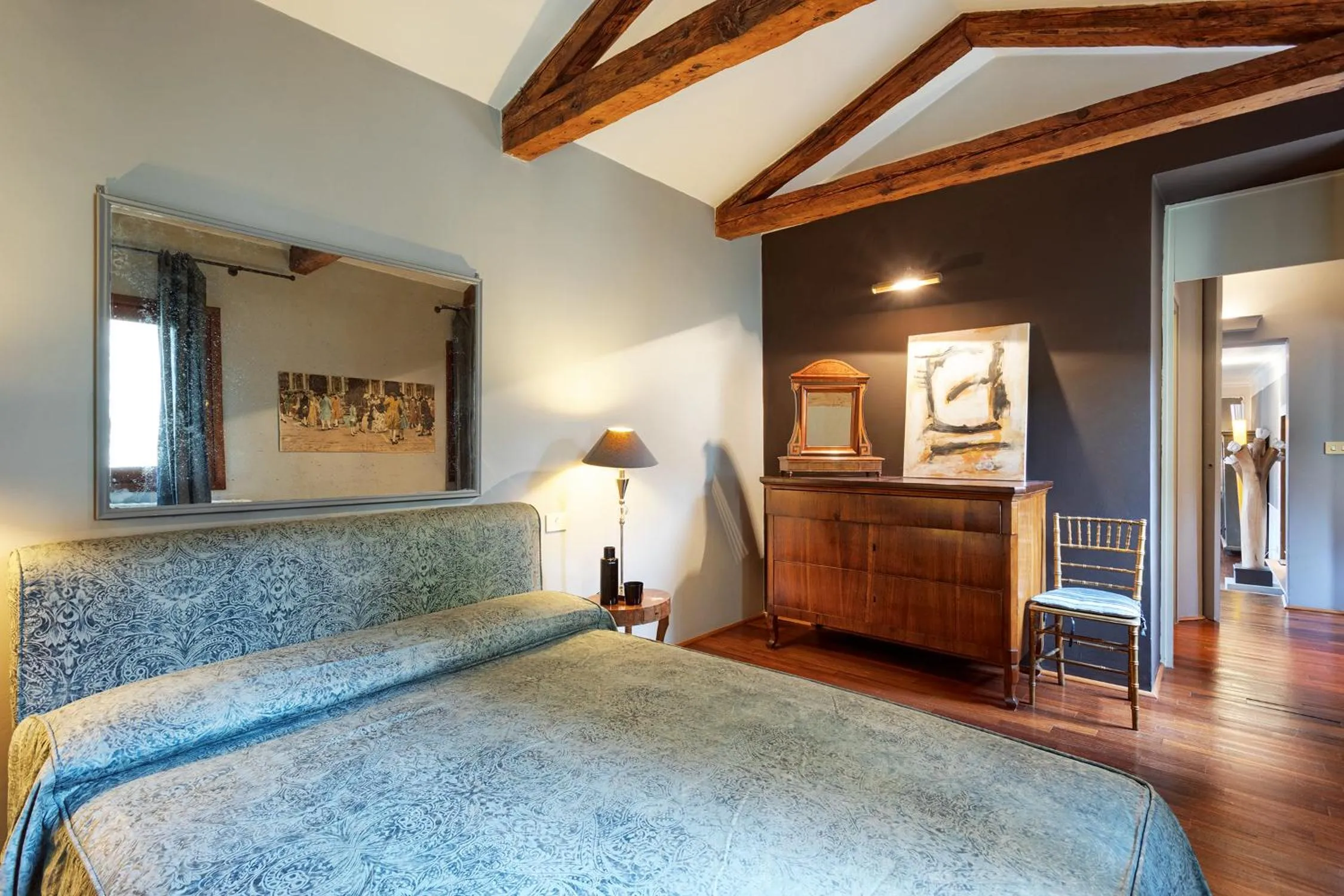 Bedroom, Bed in Charming House Iqs