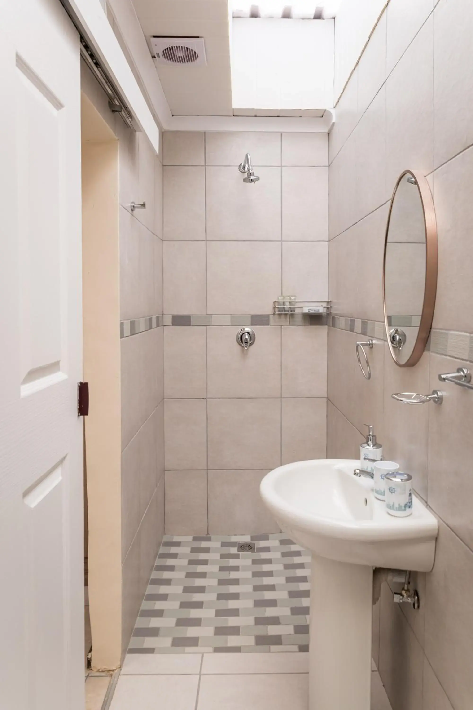 Standard Double or Twin Room - single occupancy in Dolliwarie Guesthouse Standard Double or Twin Room - single occupancy in Dolliwarie Guesthouse