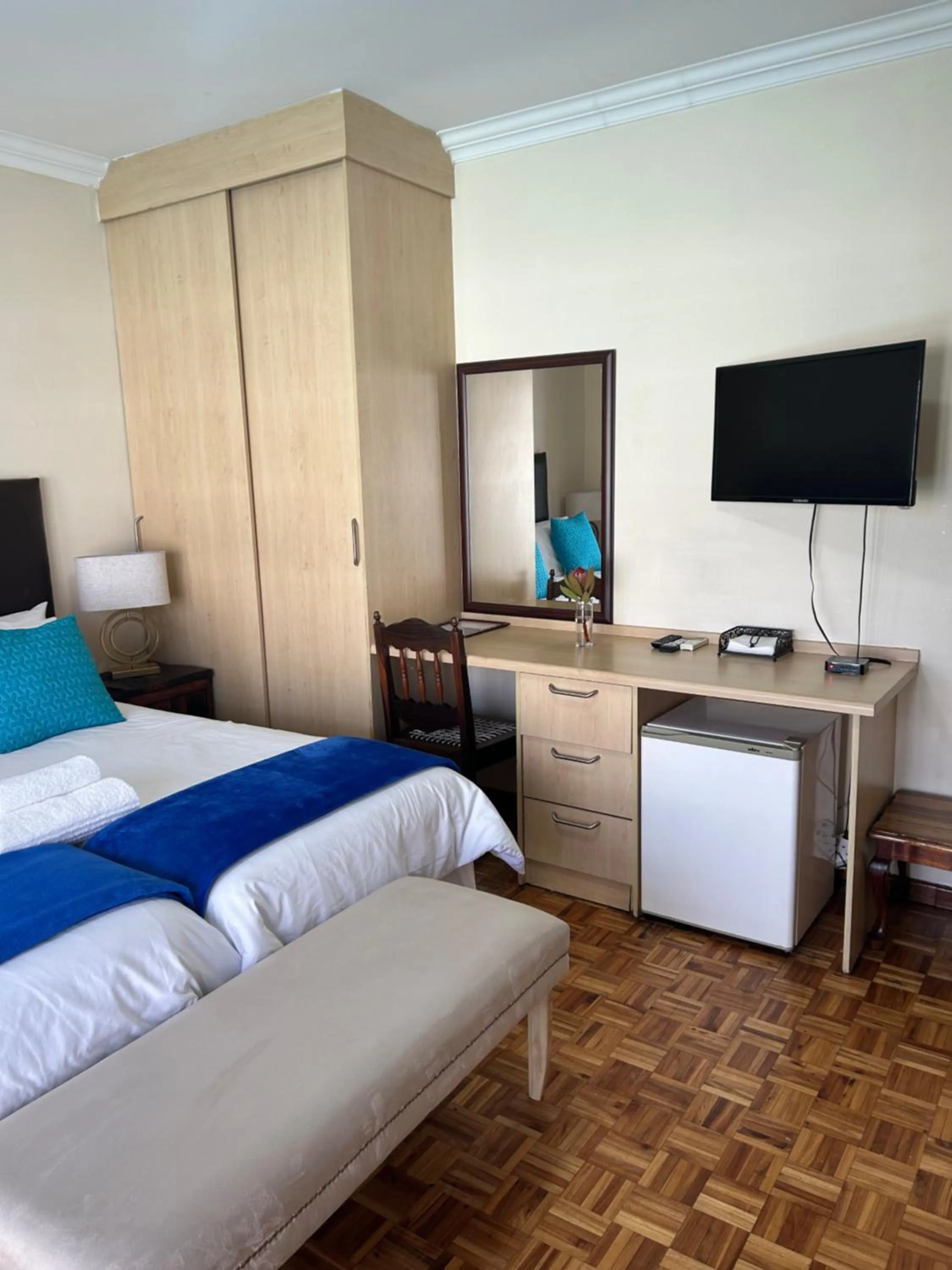 TV and multimedia, Bed in Dolliwarie Guesthouse