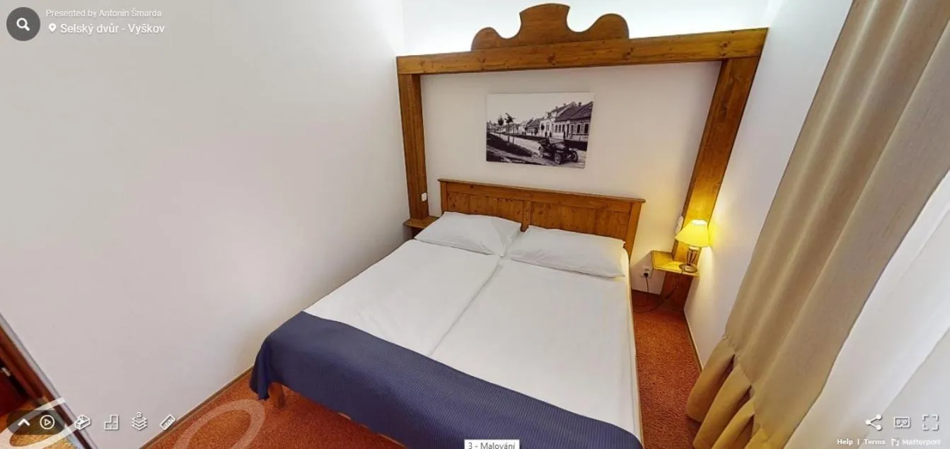 Bed in Hotel Selsky Dvur