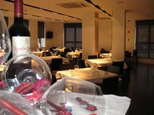 Restaurant/places to eat in Hotel Ortuella