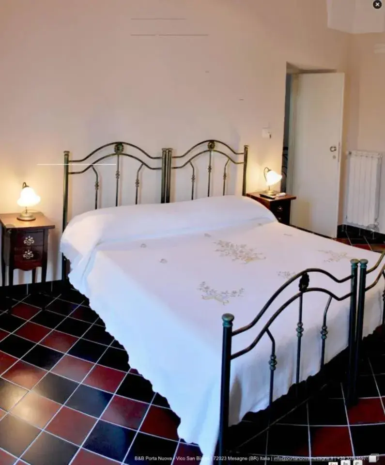 Deluxe Double Room (2 Adults + 1 Child) in b&b porta nuova mesagne Deluxe Double Room (2 Adults + 1 Child) in b&b porta nuova mesagne