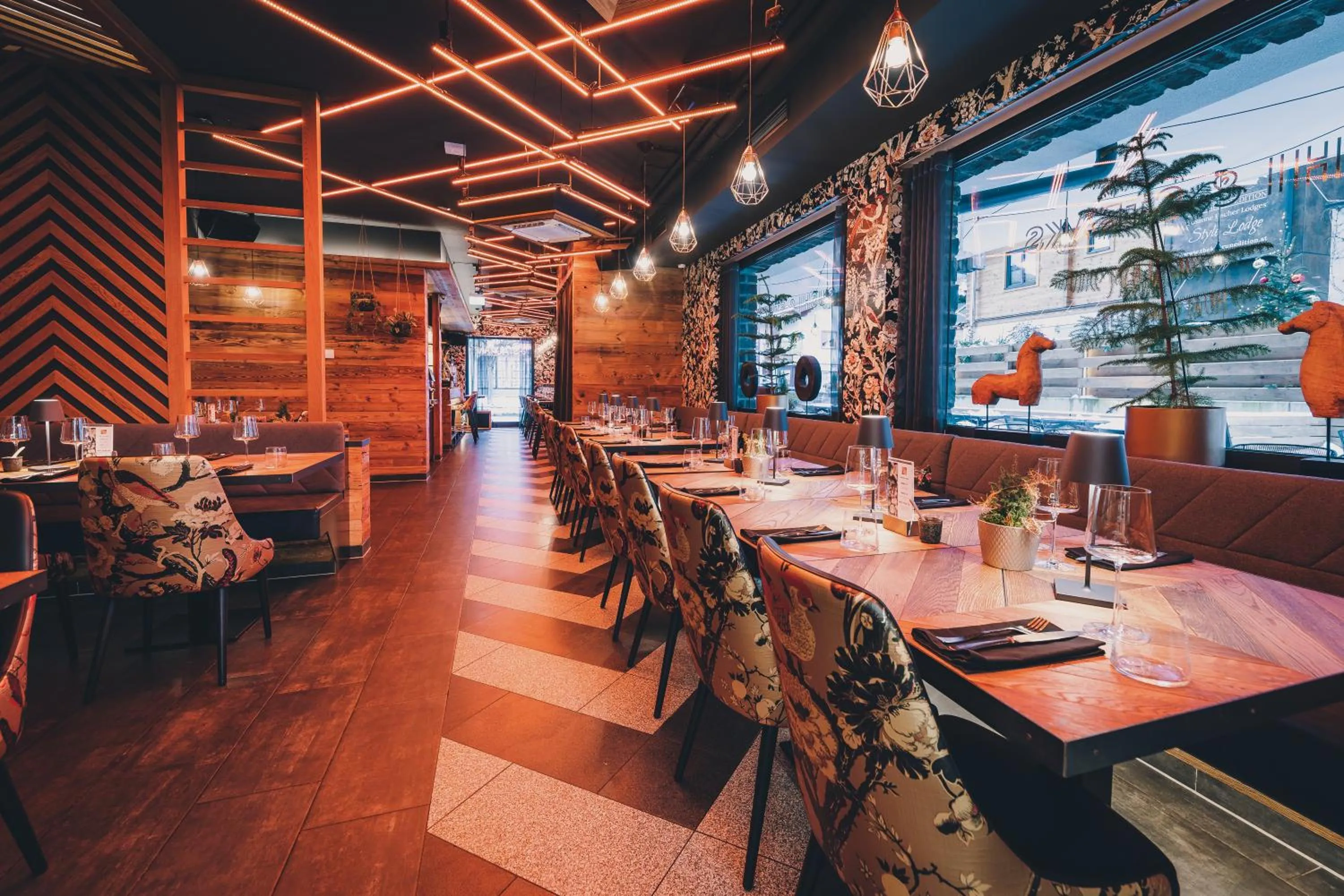 Restaurant/places to eat in 24 by AvenidA - Mountain Hotel