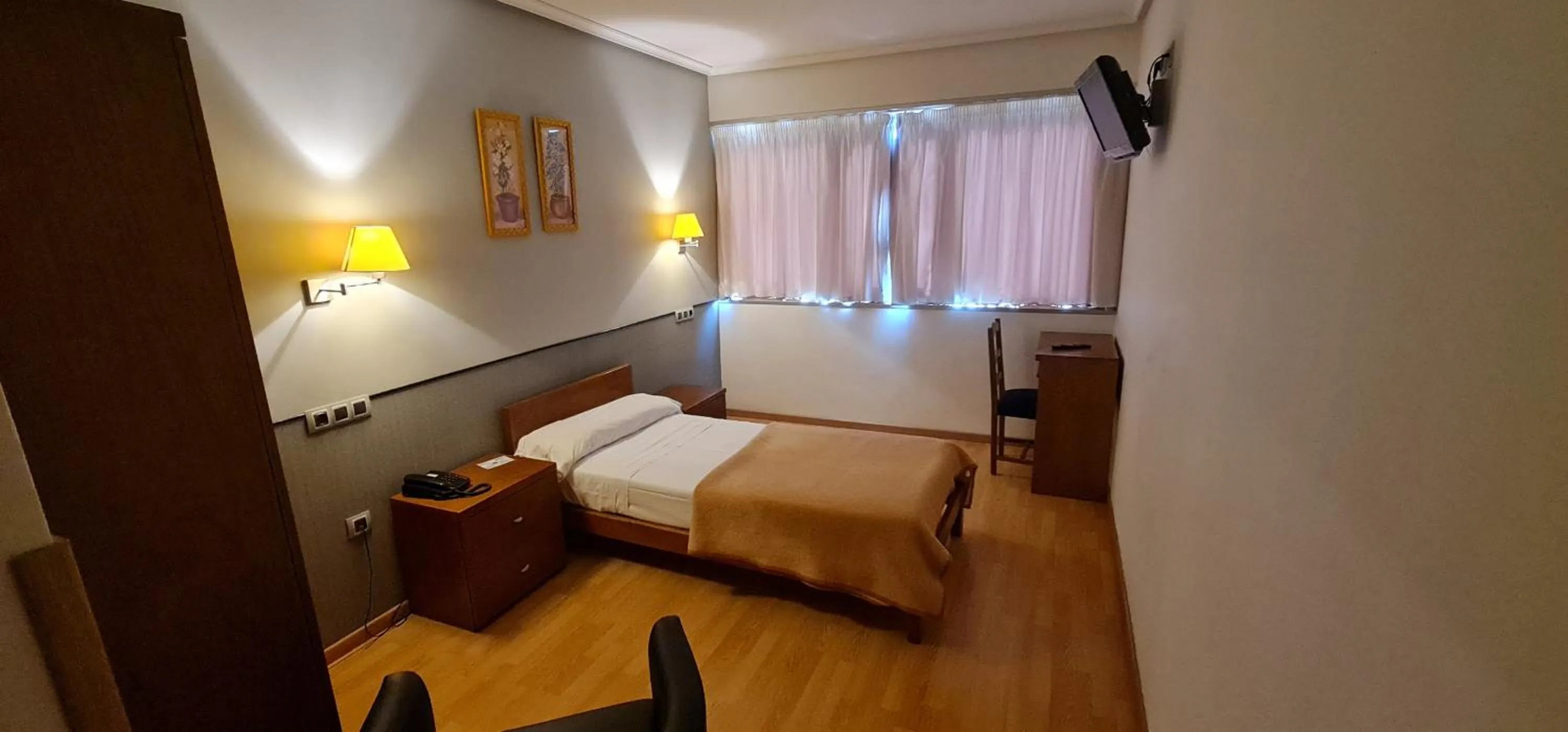 Photo of the whole room in Hotel Ciudad de Corella