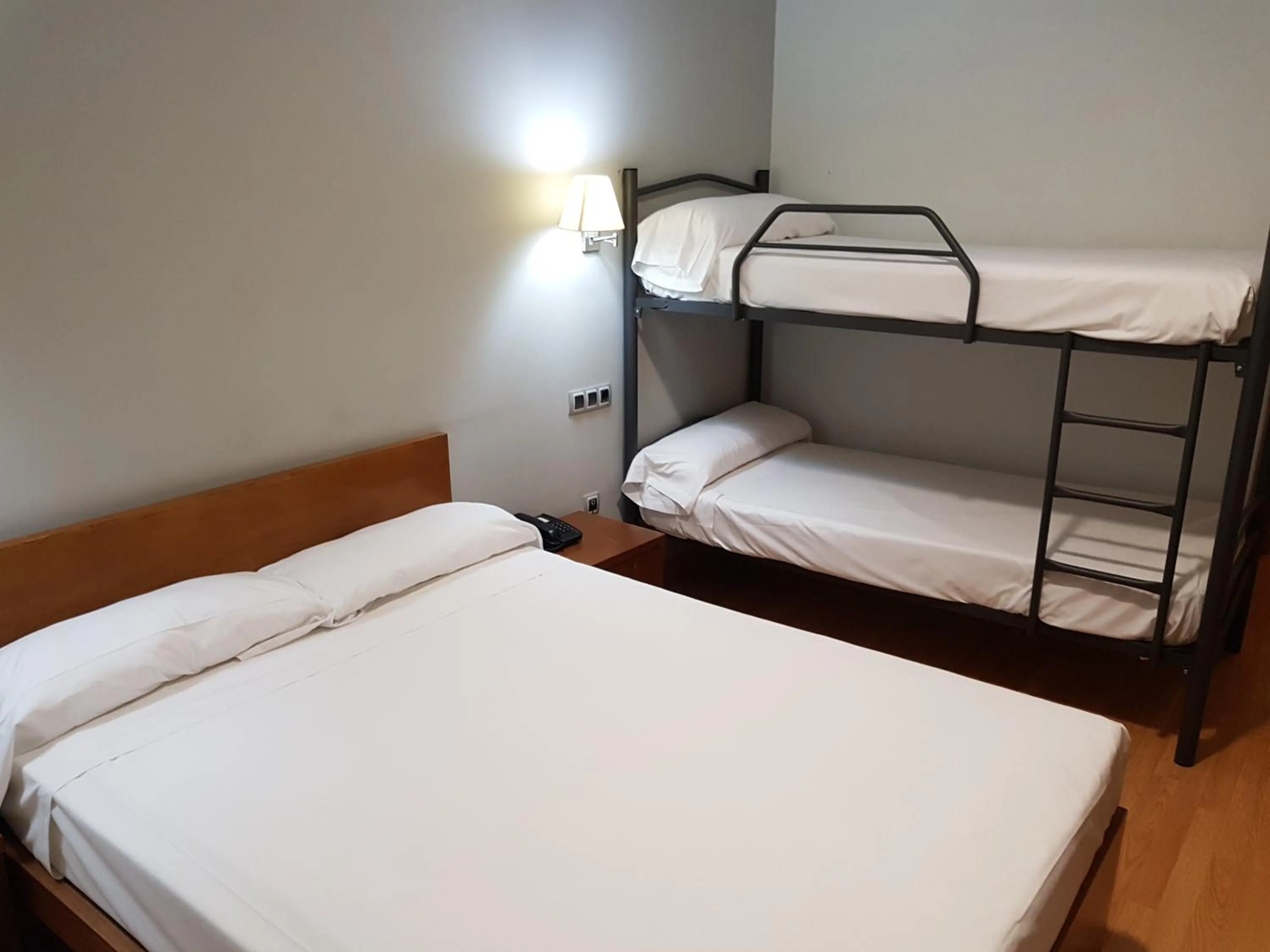 Photo of the whole room, Bunk Bed in Hotel Ciudad de Corella