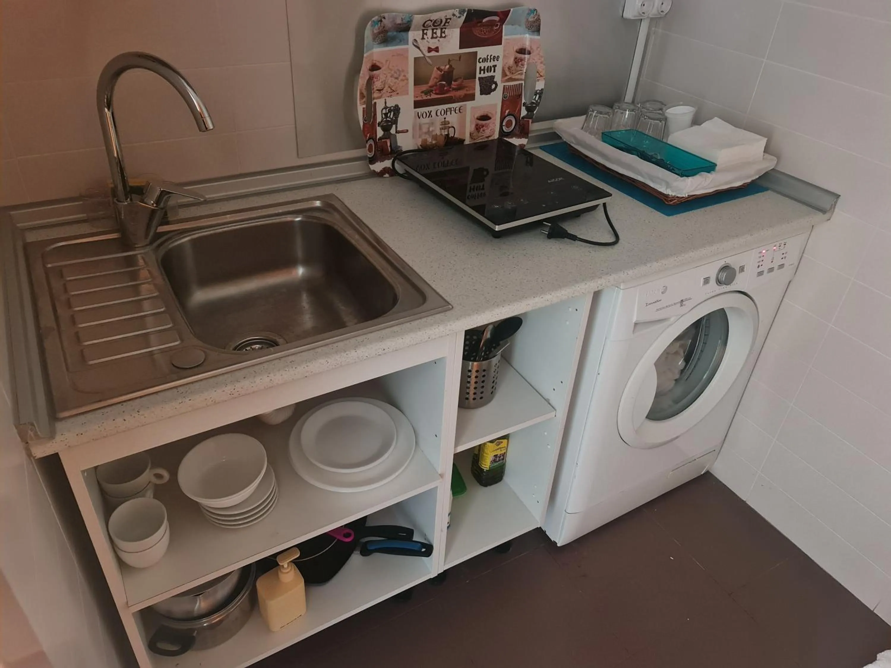 Coffee/tea facilities, Kitchen/Kitchenette in Hotel Ciudad de Corella