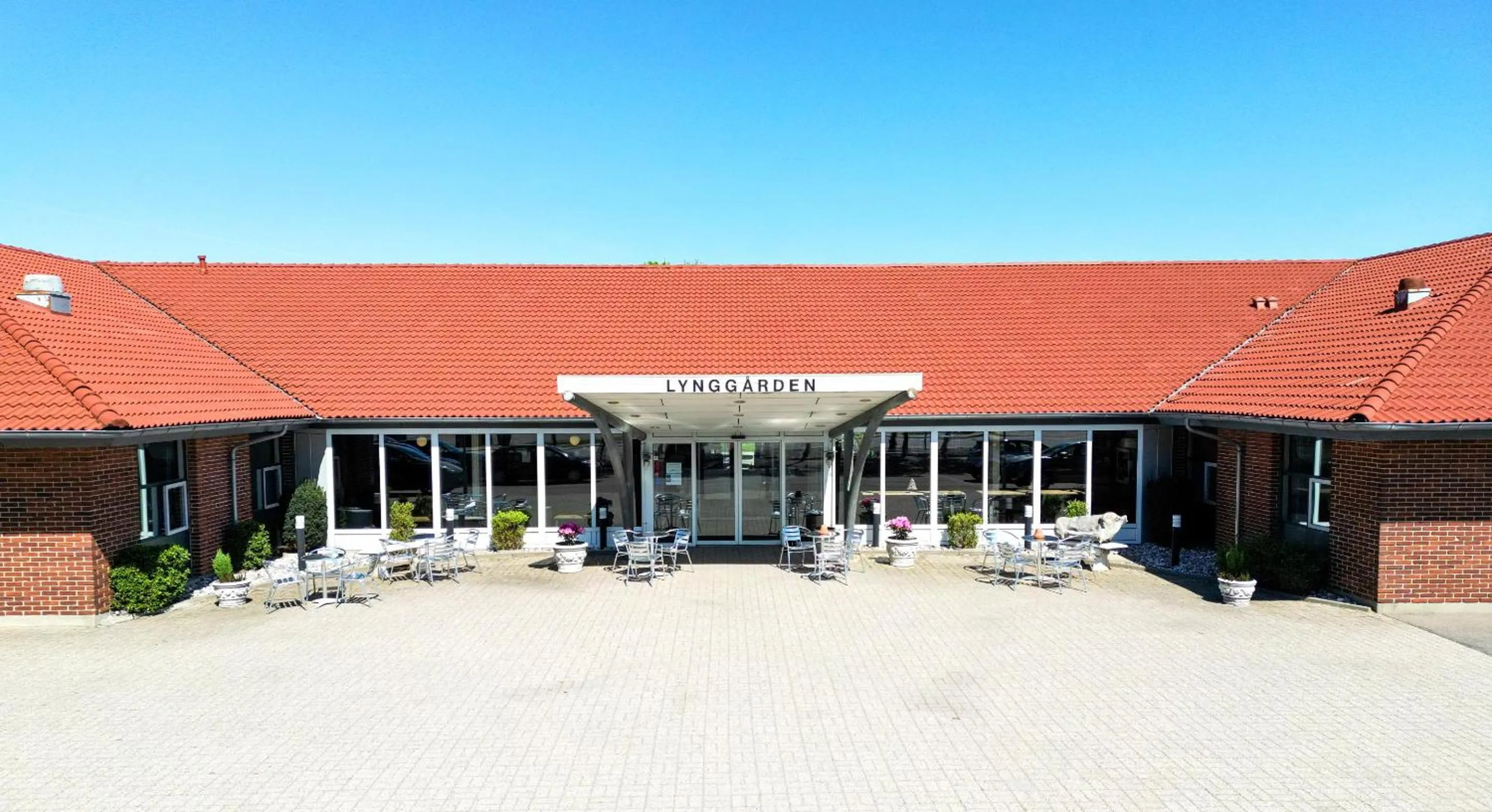 Property building in Hotel Lynggaarden