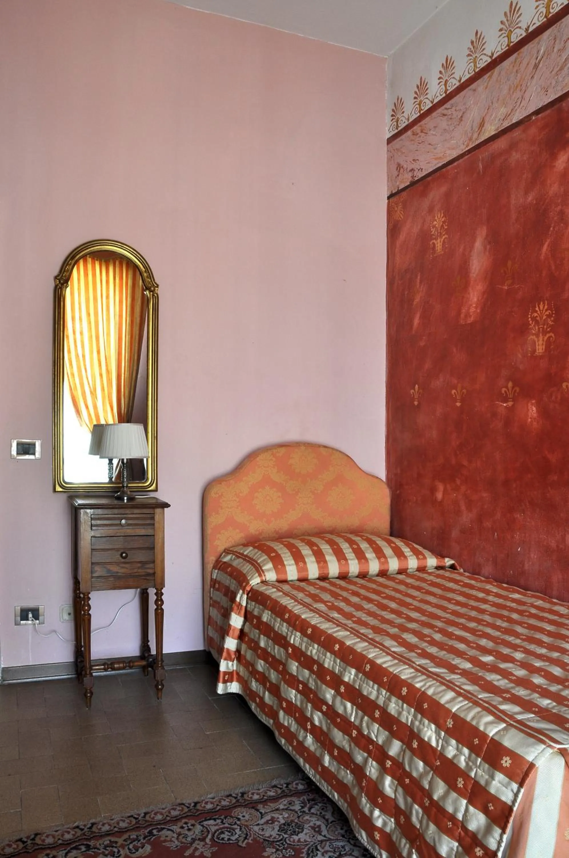 Photo of the whole room, Bed in Residenza Cantagalli