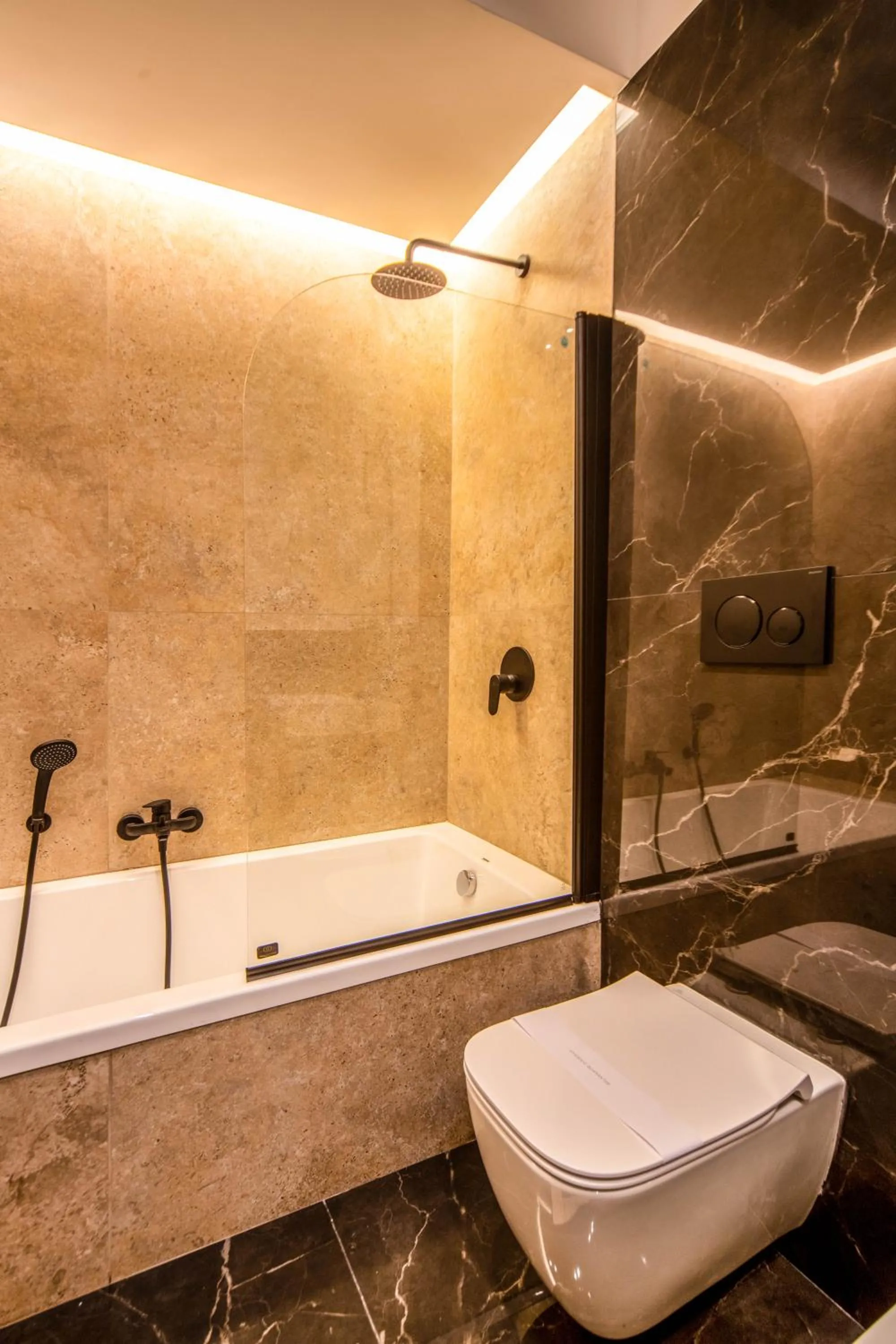 Royal Arthouse Lady Marys Tribunali Luxury Suite - Family apartment