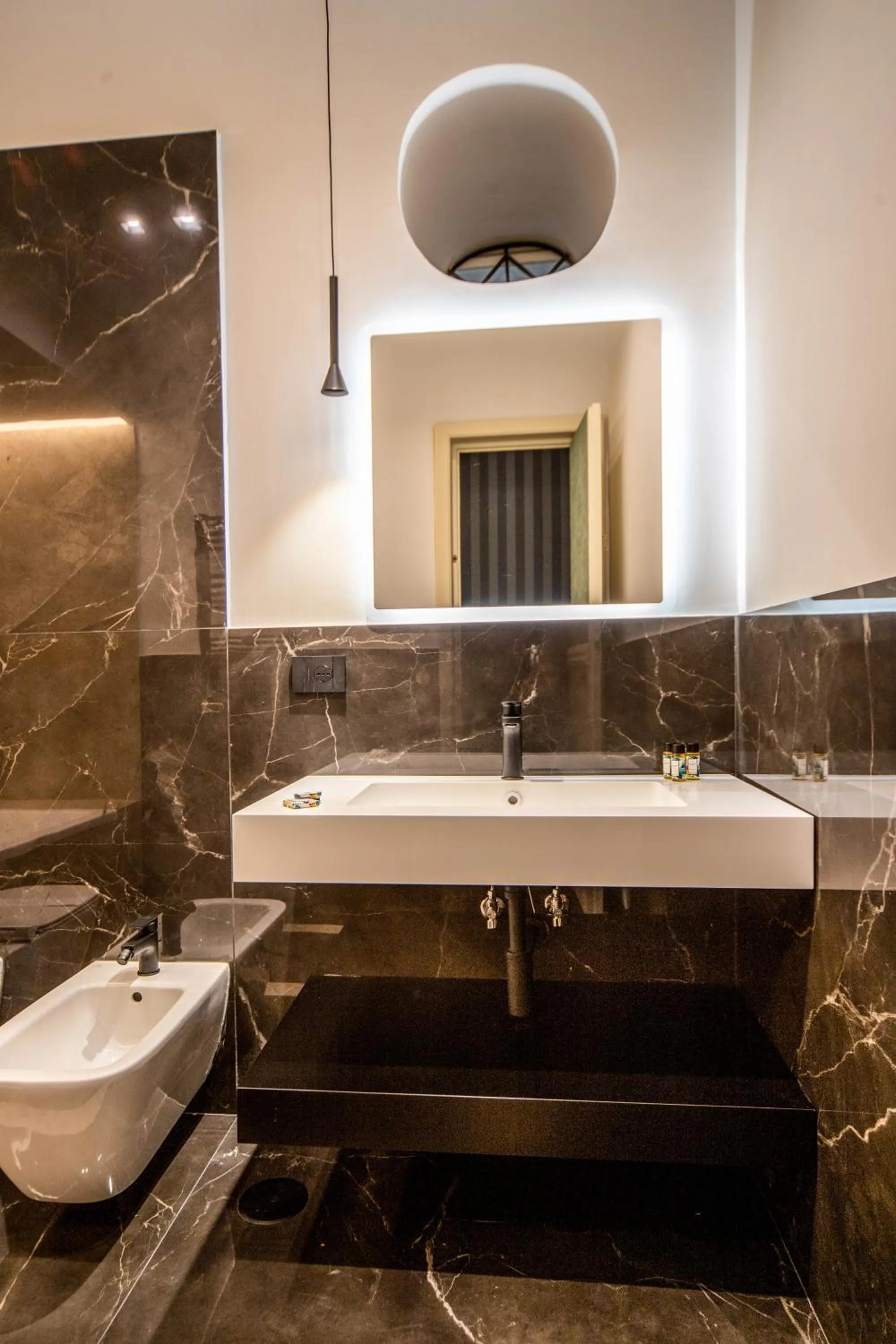 Royal Arthouse Lady Marys Tribunali Luxury Suite - Family apartment