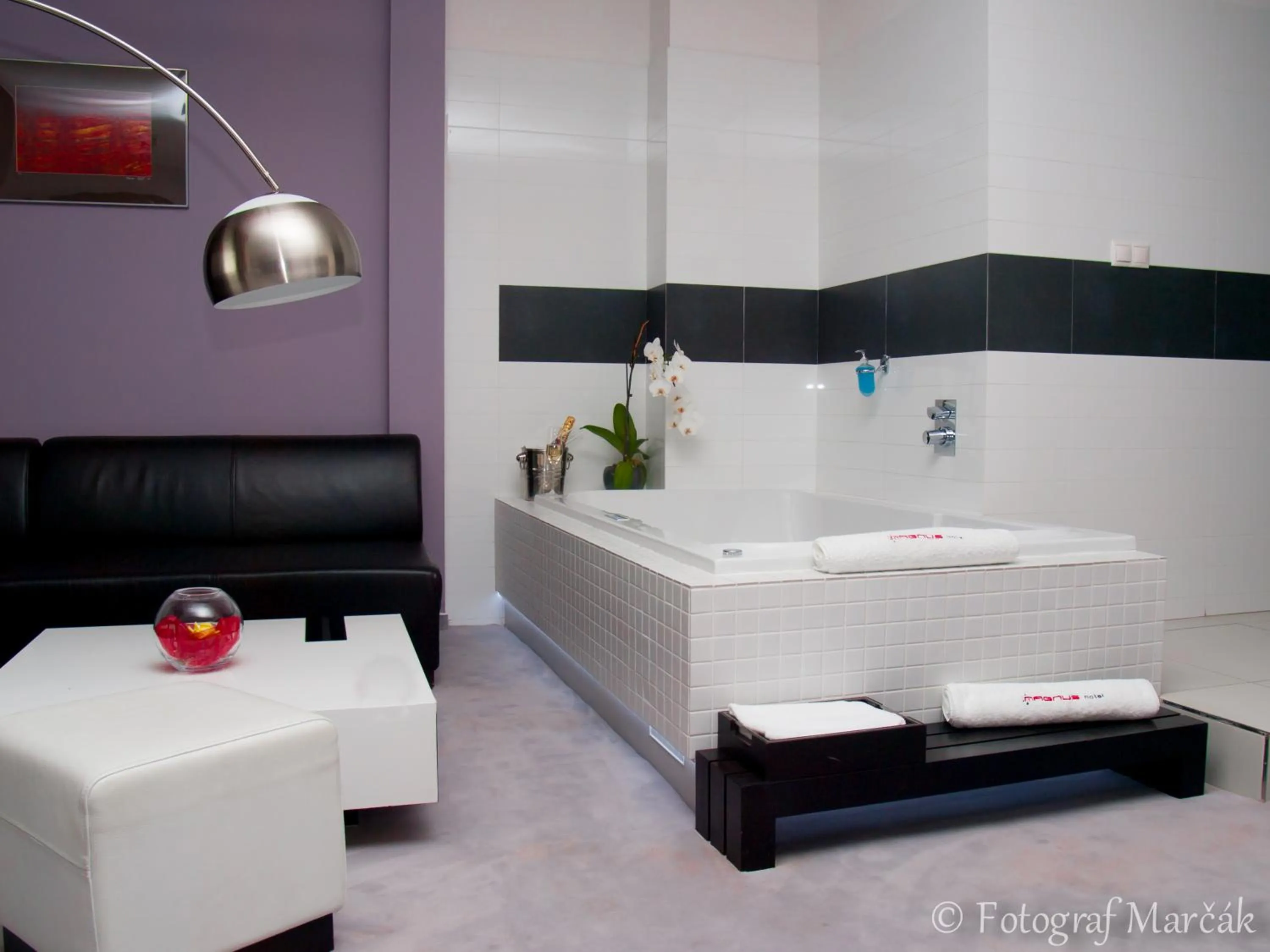 Bathroom, Bed in Hotel Magnus Trenčín