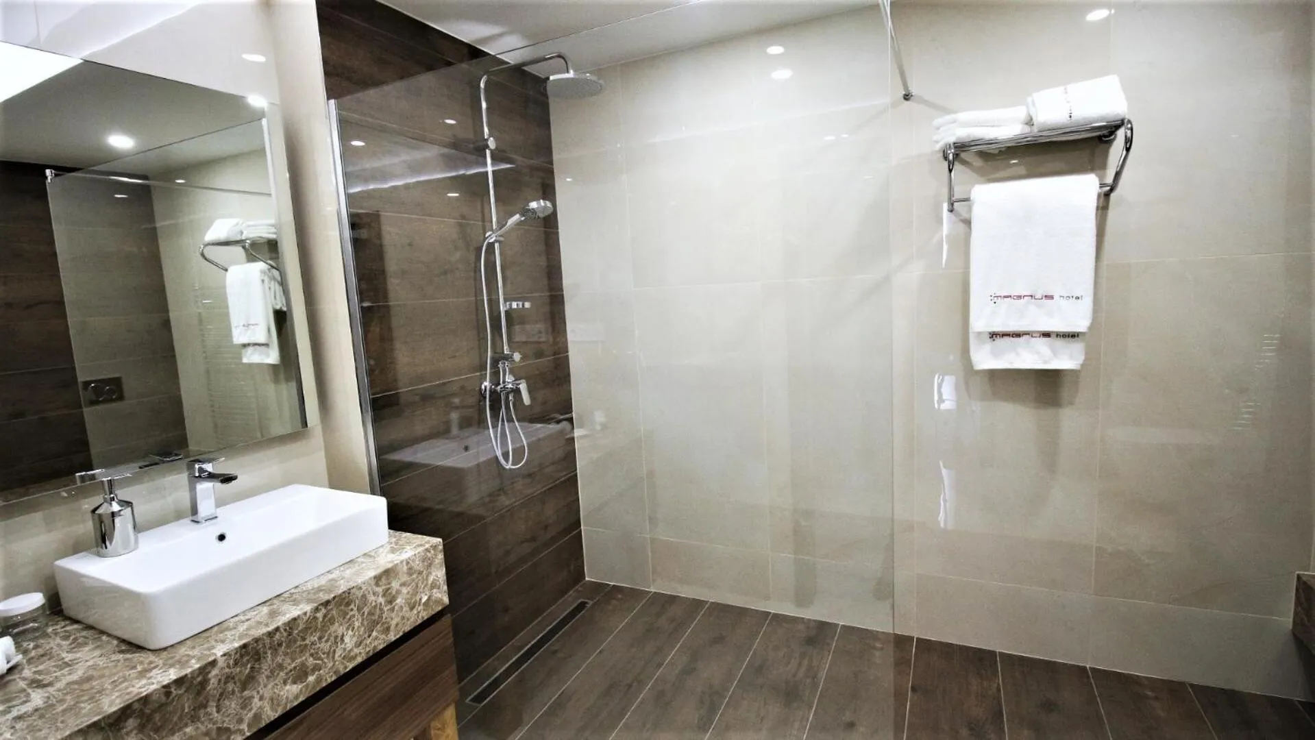 Shower in Hotel Magnus Trenčín