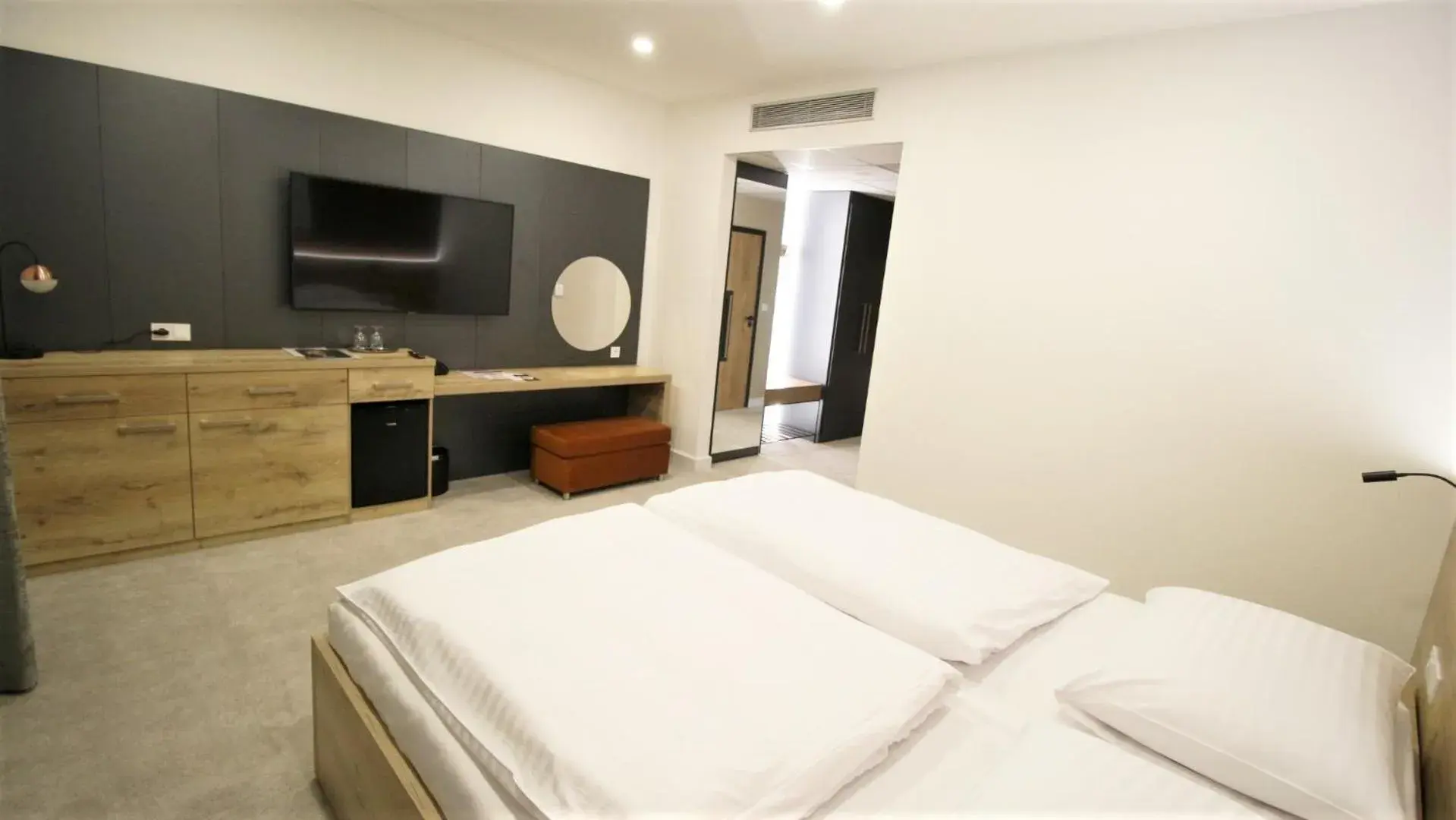 Superior Double or Twin Room - single occupancy in Hotel Magnus Trenčín Superior Double or Twin Room - single occupancy in Hotel Magnus Trenčín